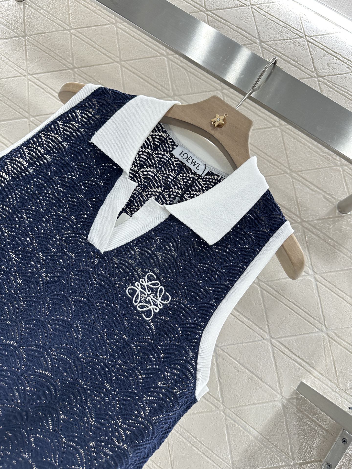 L*♥2025 new product Hollow knitted vest