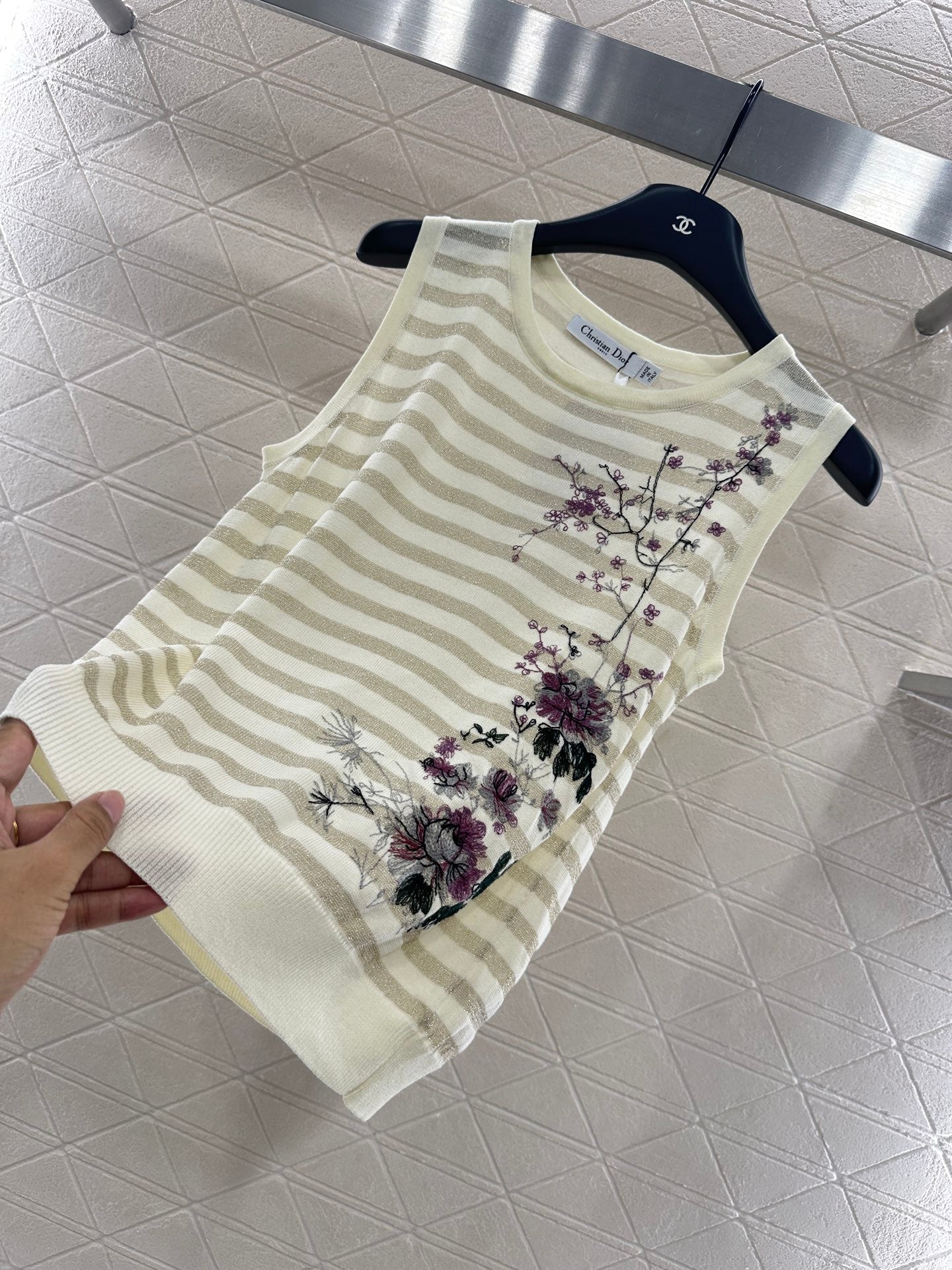 D*♥2025 new product Embroidered knitted vest