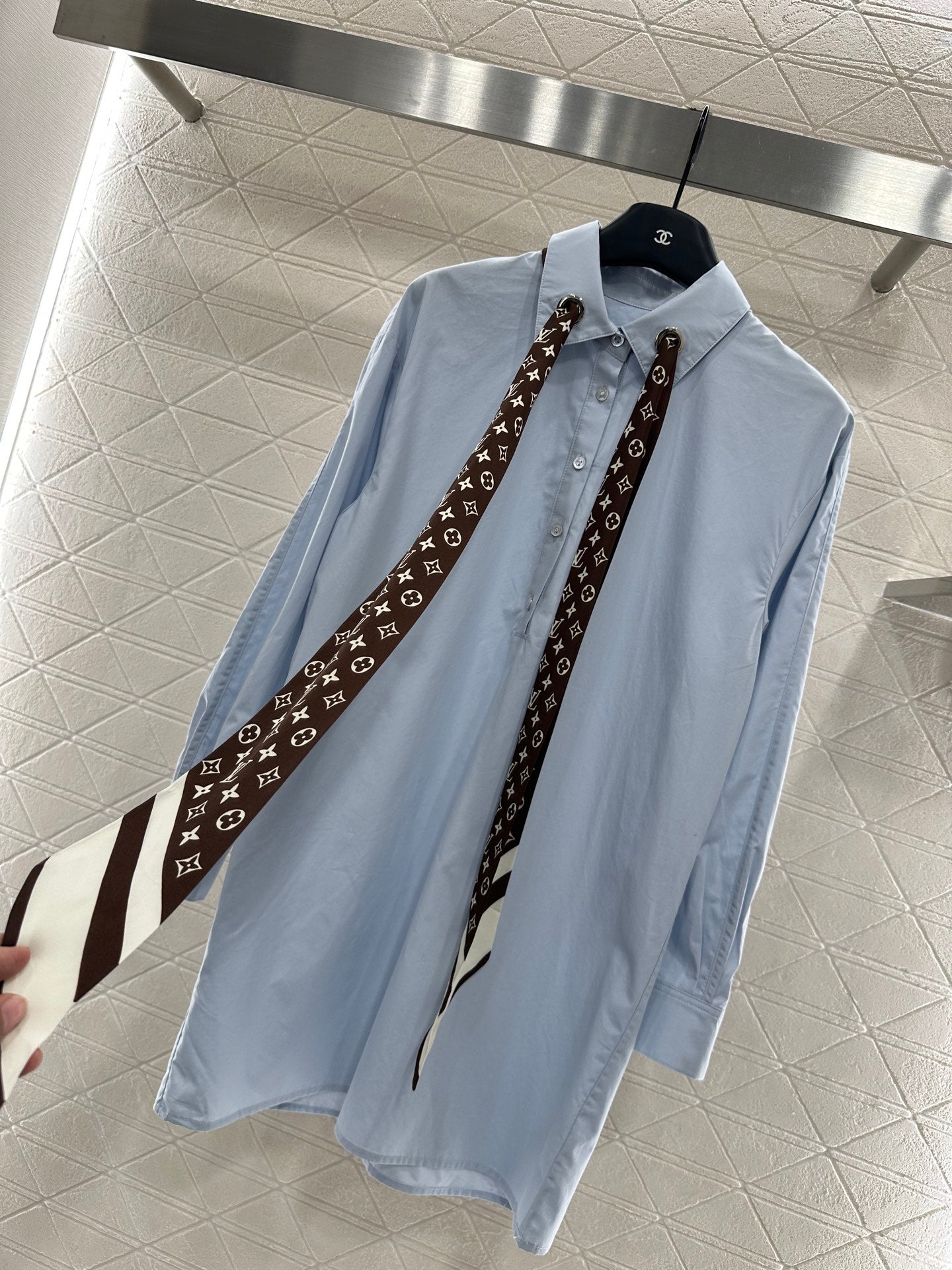 Louis *♥2025 new product Silk scarf long shirt