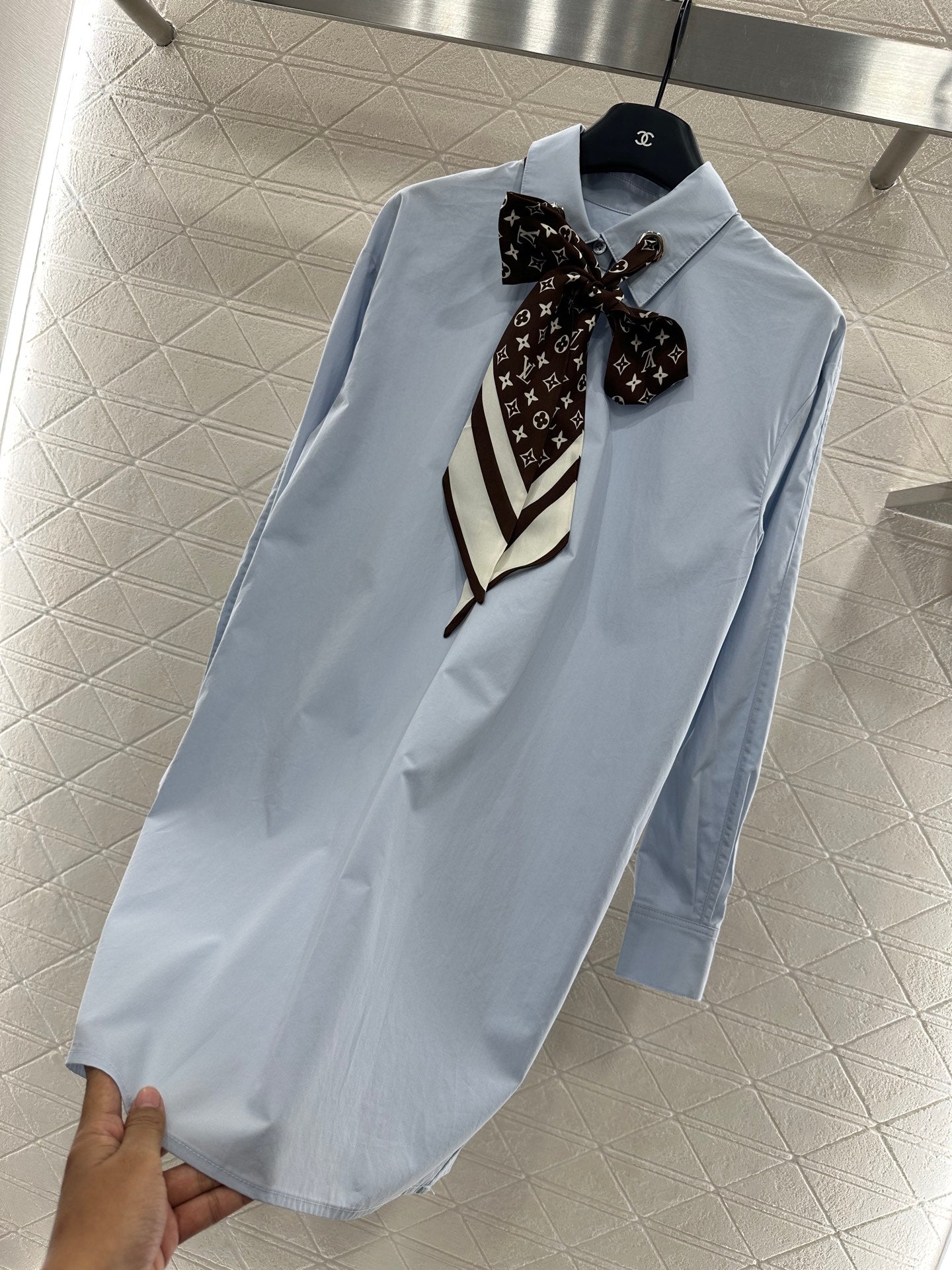 Louis *♥2025 new product Silk scarf long shirt