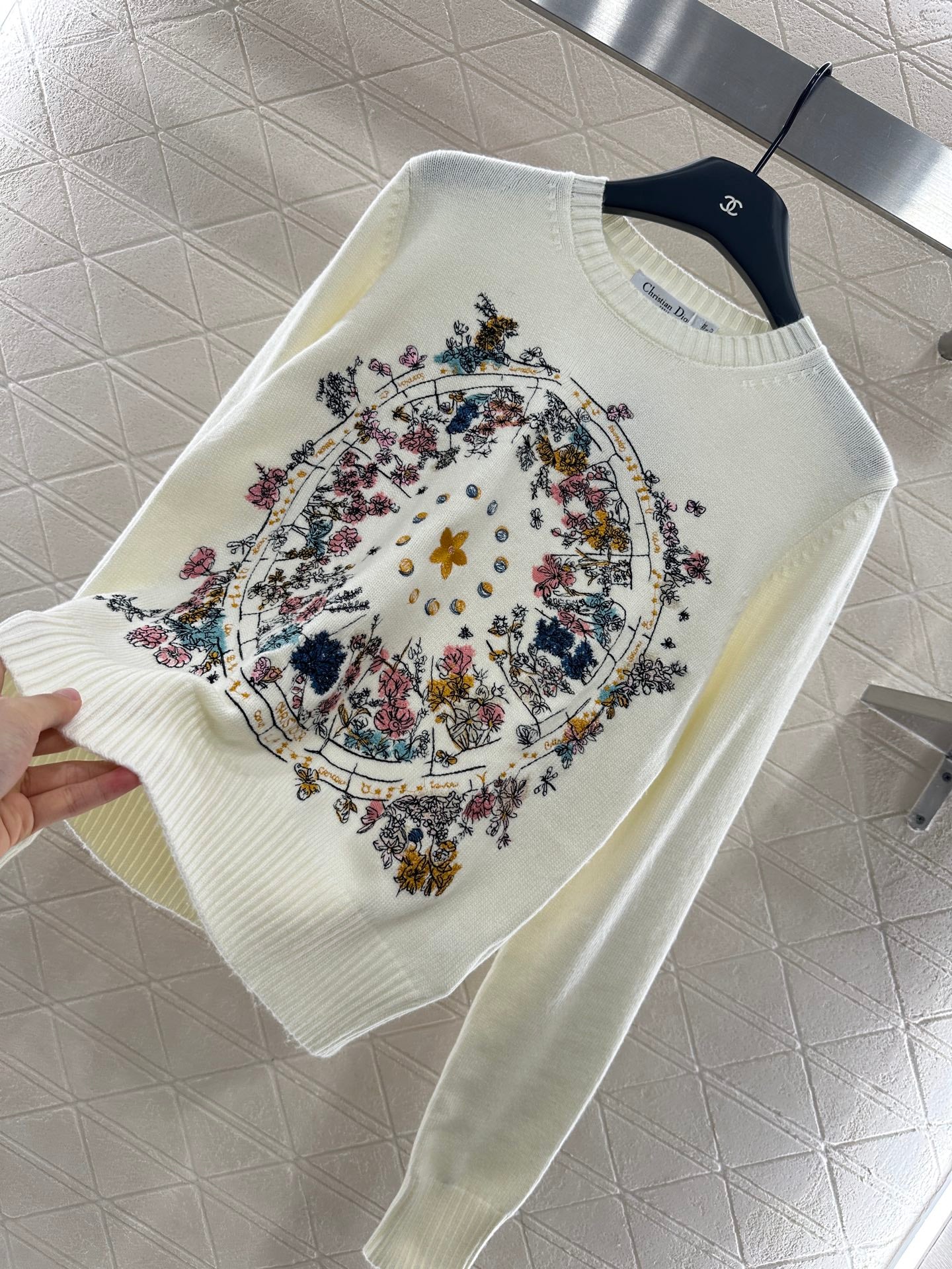 D*♥2025 new products Embroidered sweater