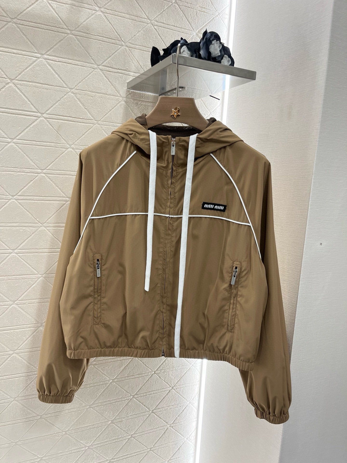 Mi*mi*♥2025 new product Hooded jacket and shorts set