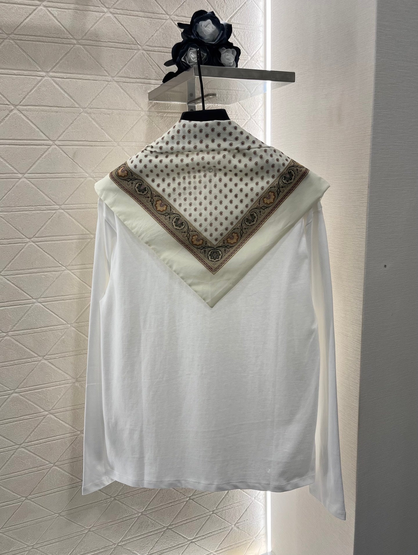 2025 New Products Scarf Round Neck Top