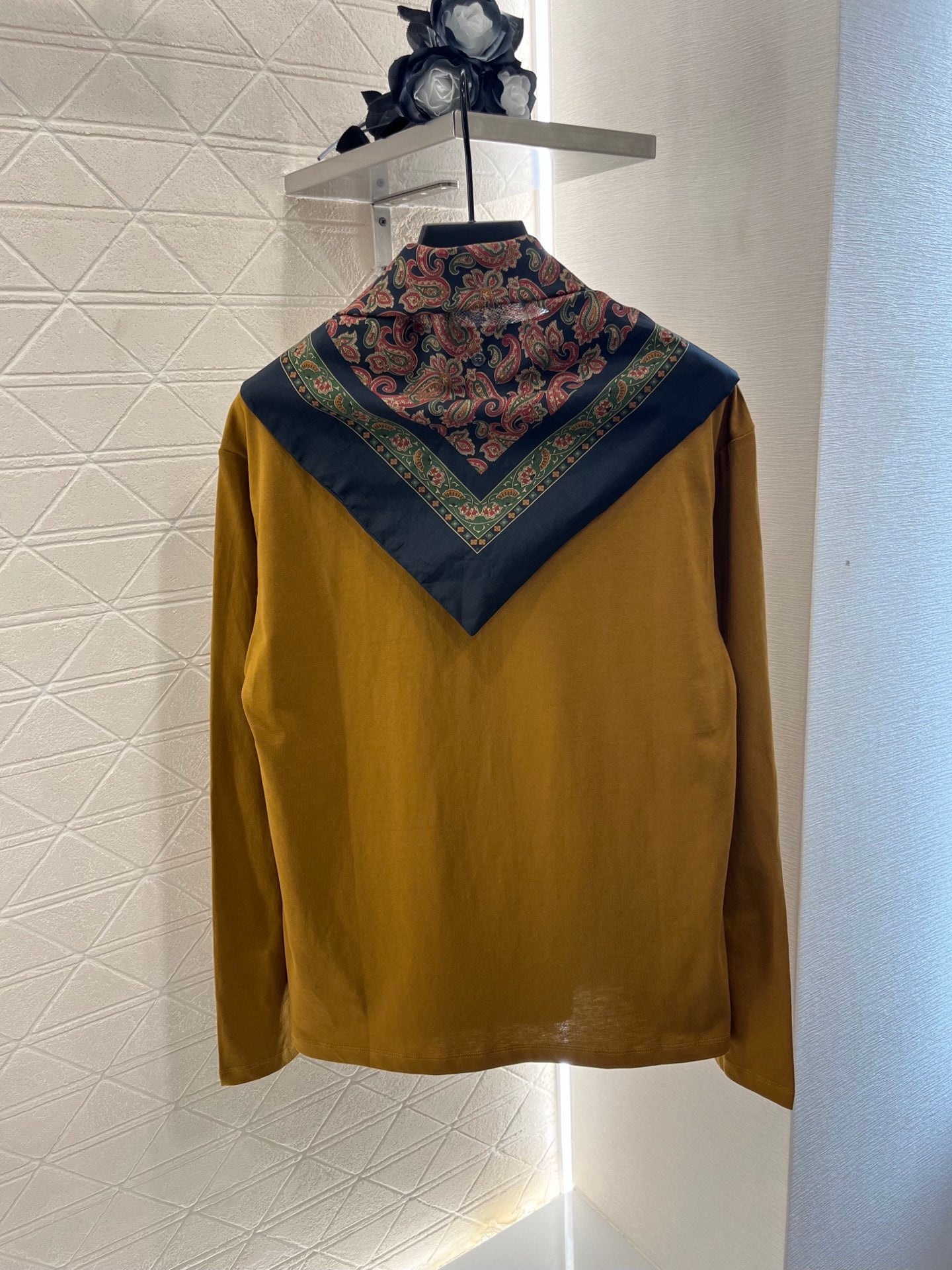 2025 New Products Scarf Round Neck Top