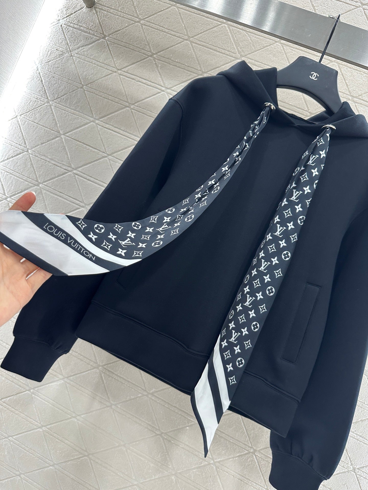 Louis*♥2025 new products Silk sweater skirt set