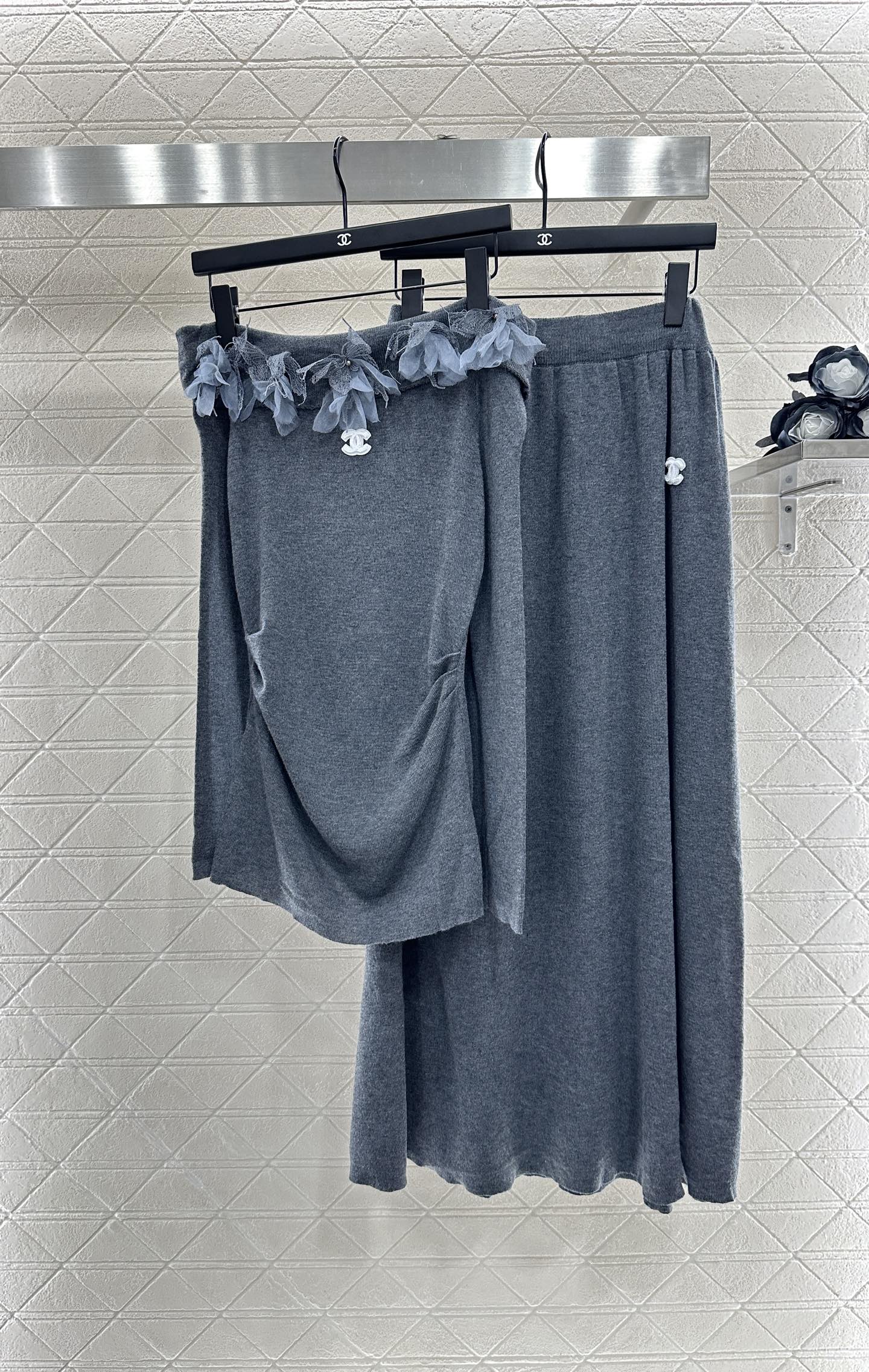 C*♥2025 New Arrival Knitted Long-Sleeved Skirt Set