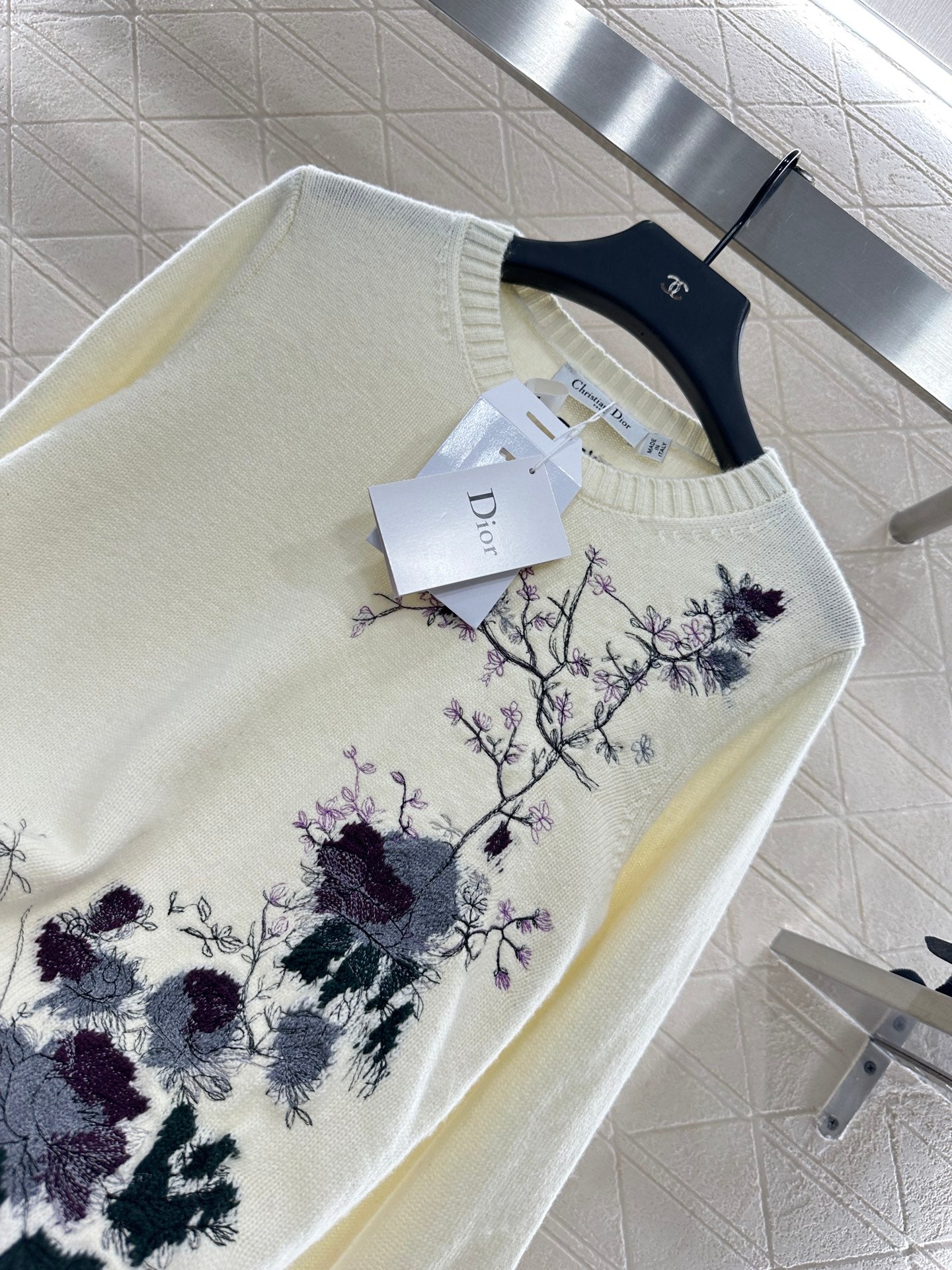 D*♥2025 New Arrival Embroidered Sweater