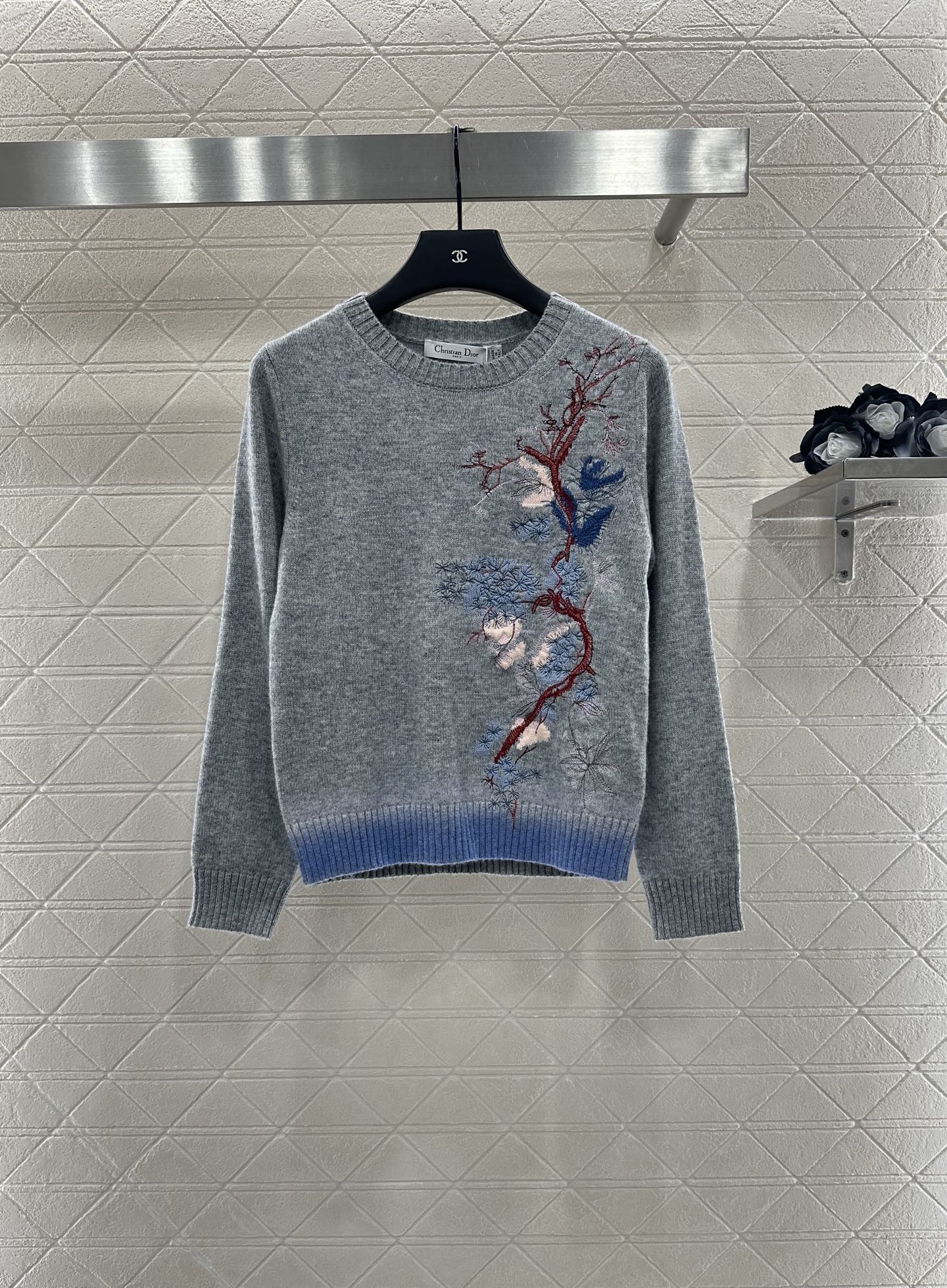 D*♥2025 New Arrival Embroidered Sweater