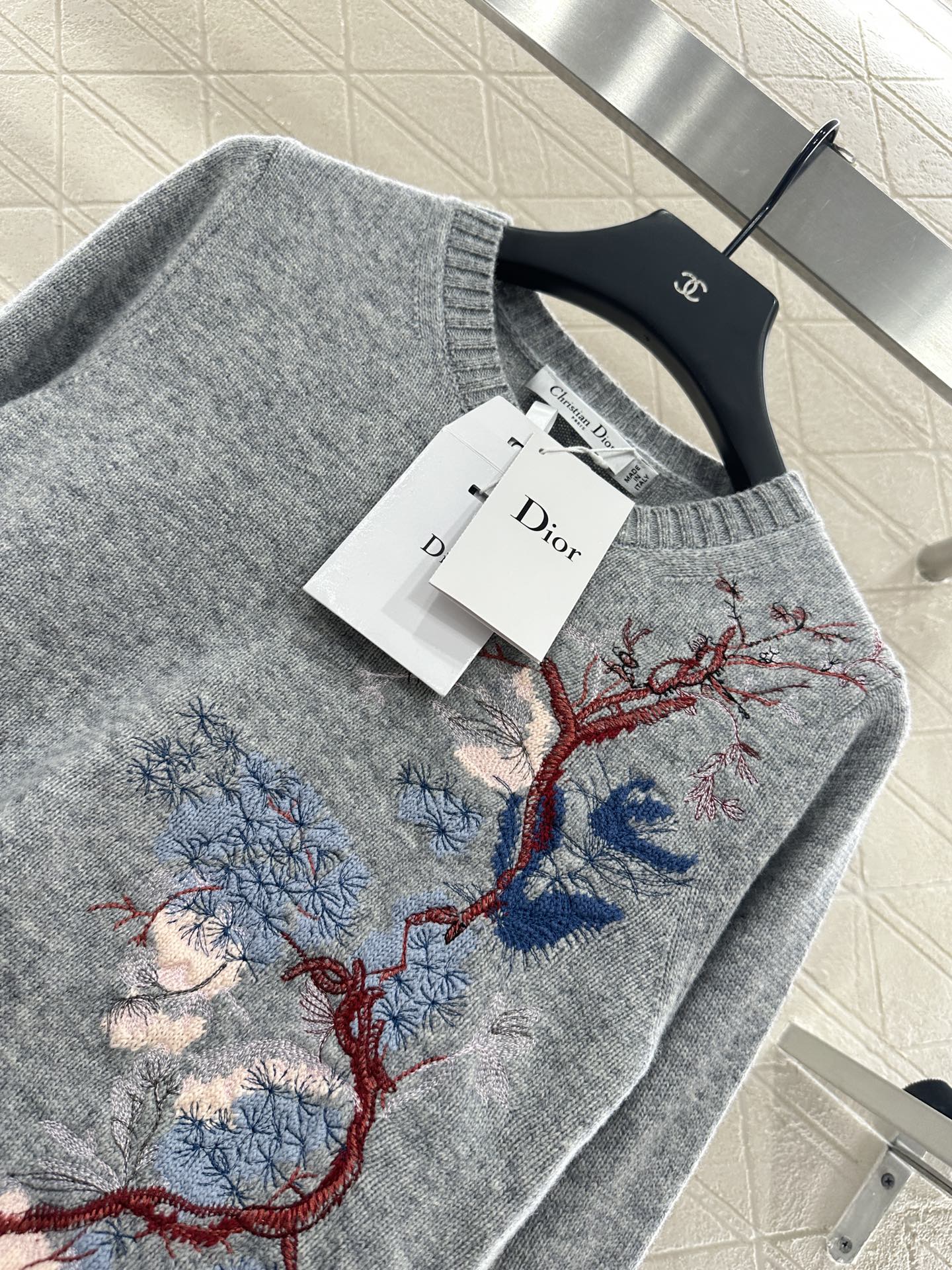 D*♥2025 New Arrival Embroidered Sweater