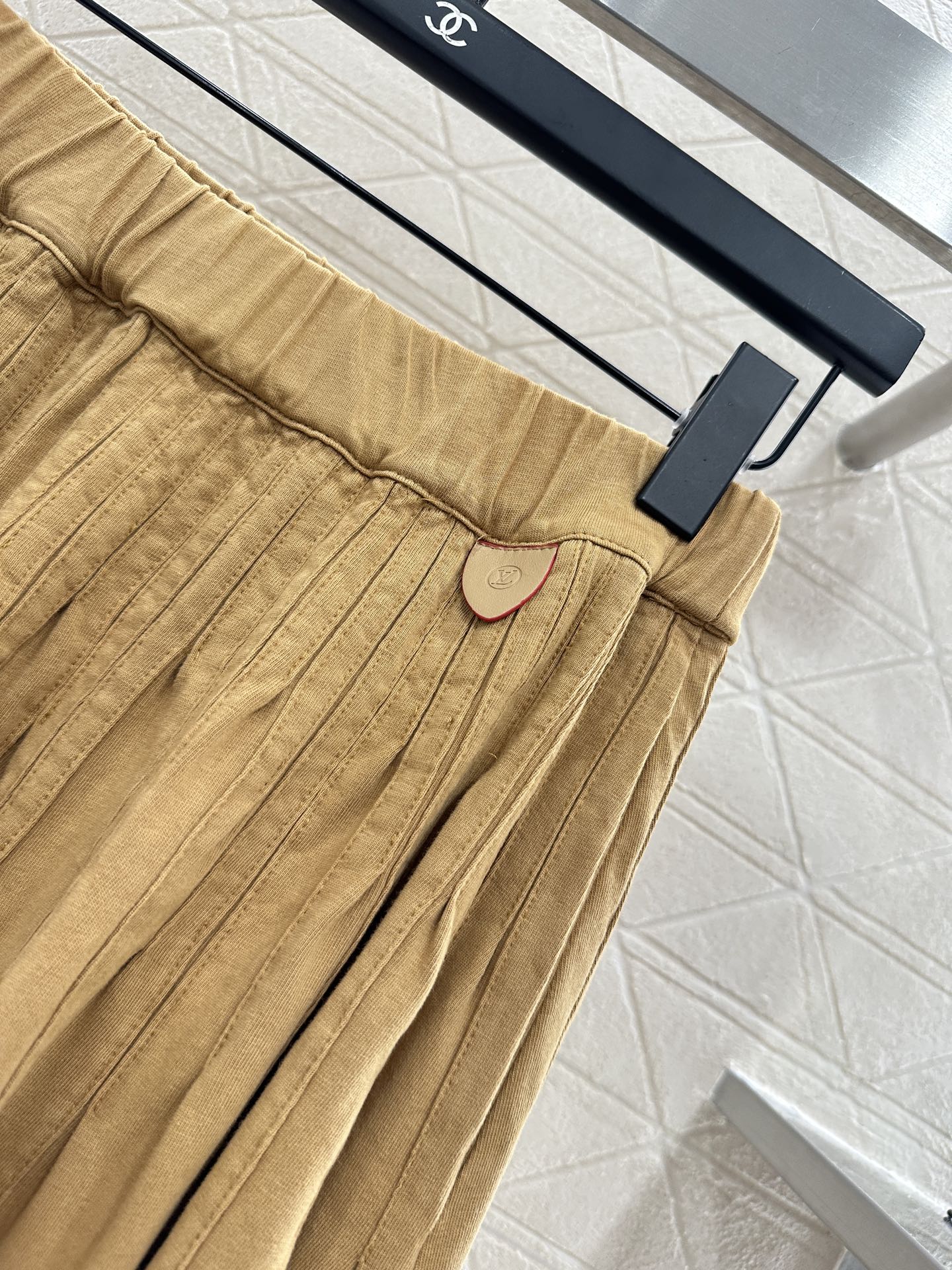 Louis*♥ 2025 New Arrivals Short-sleeved skirt suit