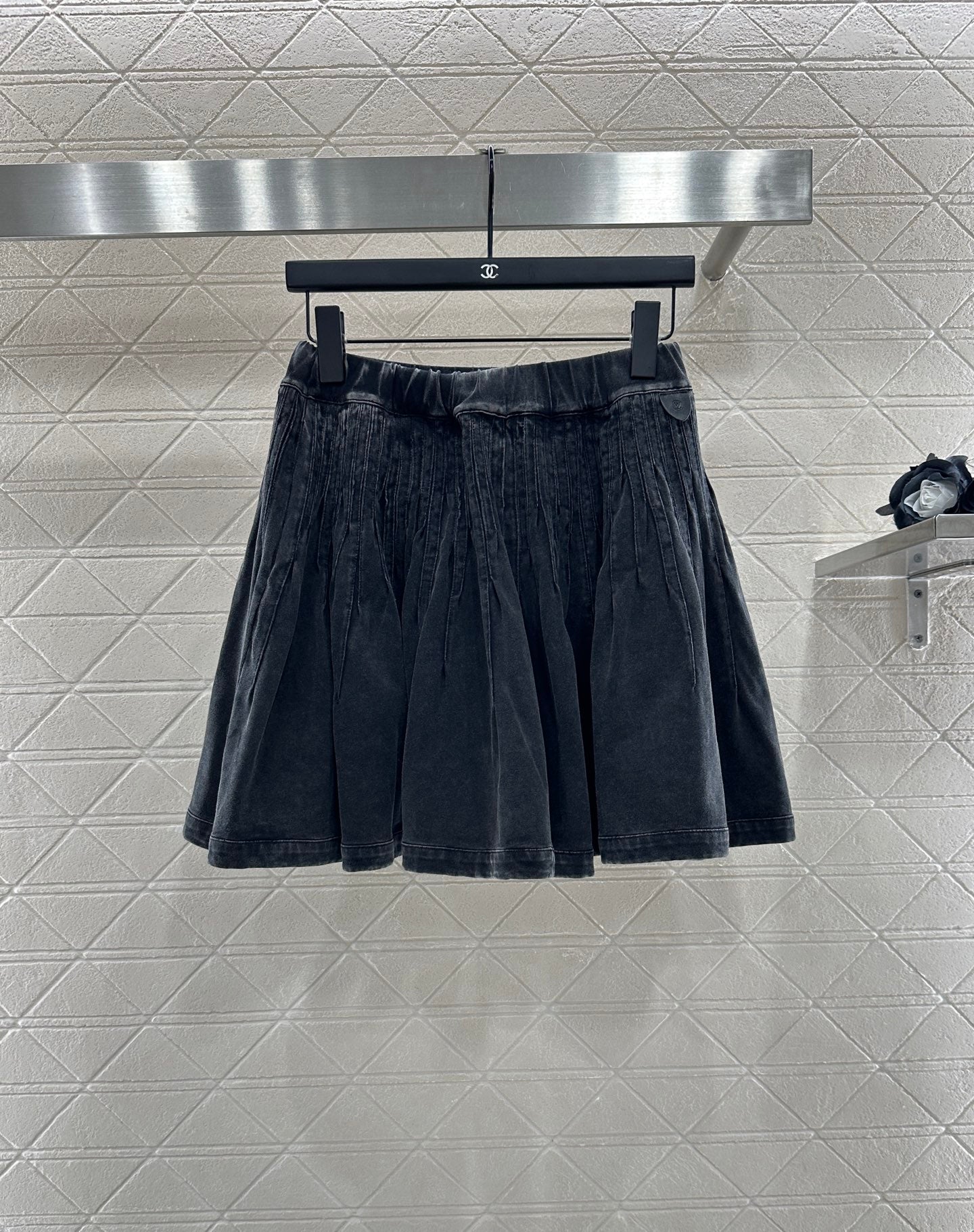 Louis*♥ 2025 New Arrivals Short-sleeved skirt suit