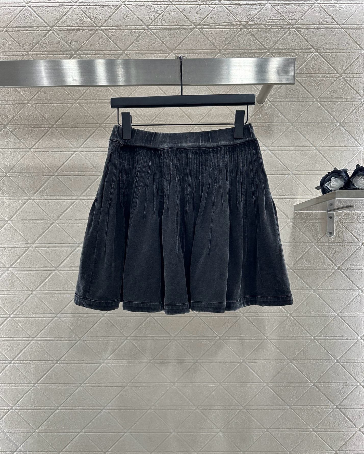 Louis*♥ 2025 New Arrivals Short-sleeved skirt suit