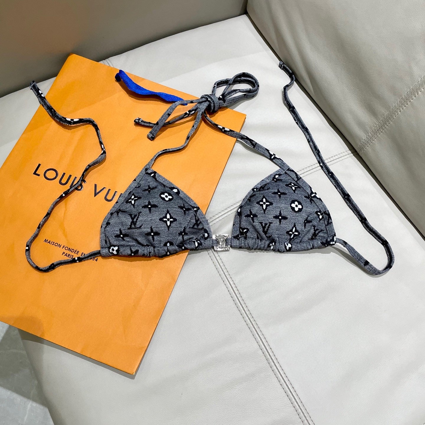 New style L swimsuit