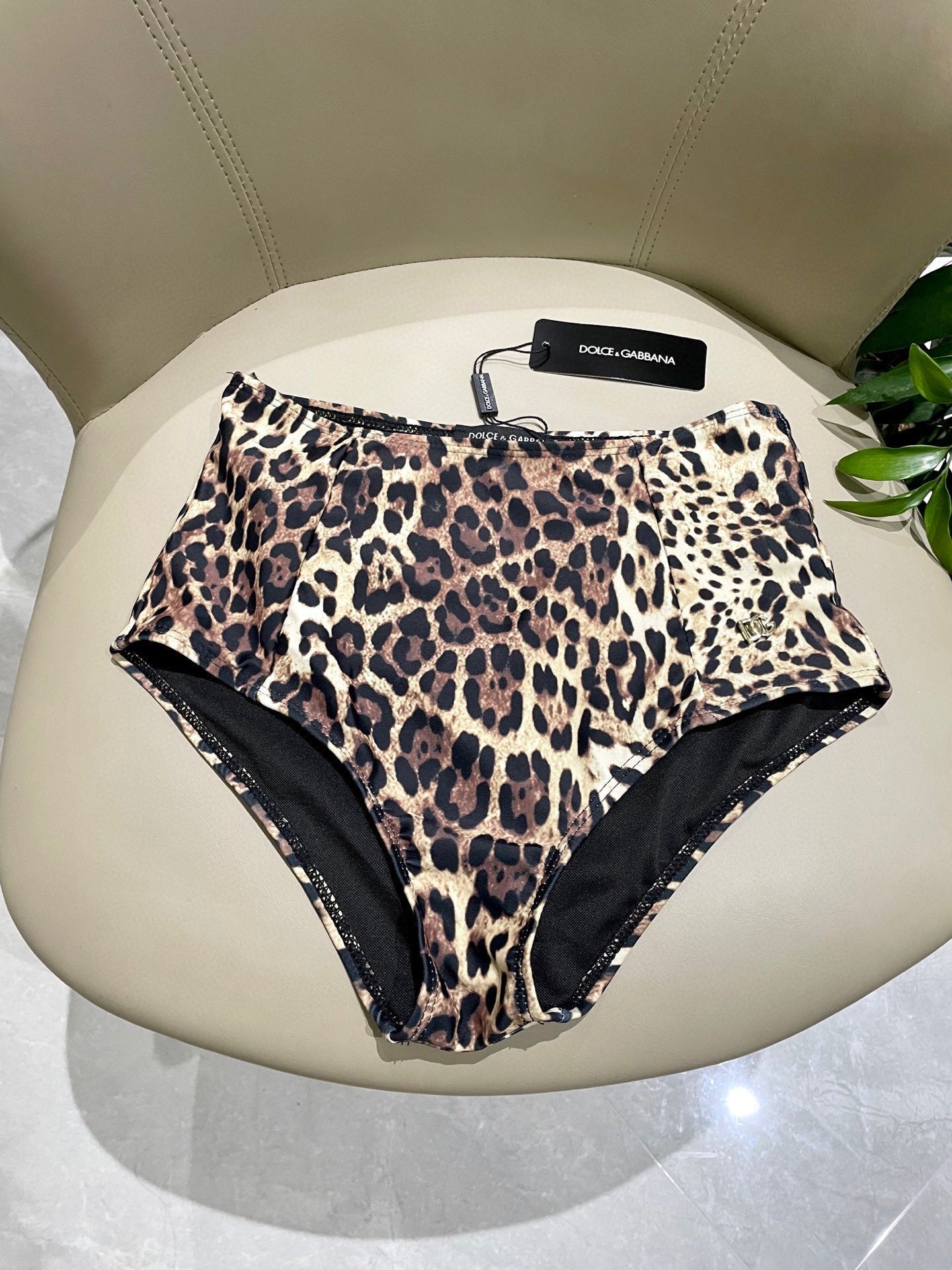 New style L swimsuit