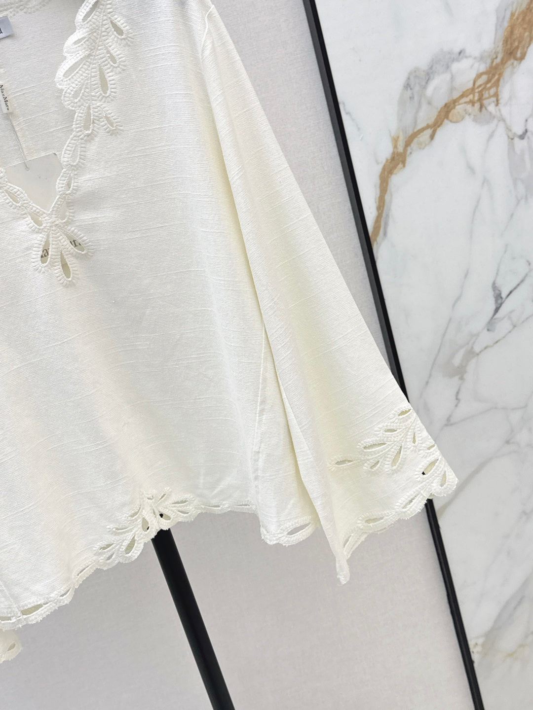 Max New embroidery suit