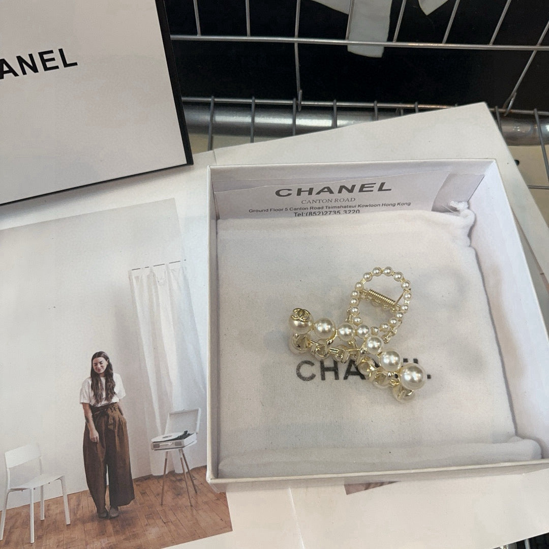 Chan The latest popular style of small fragrance, heavy-duty pearl gripper