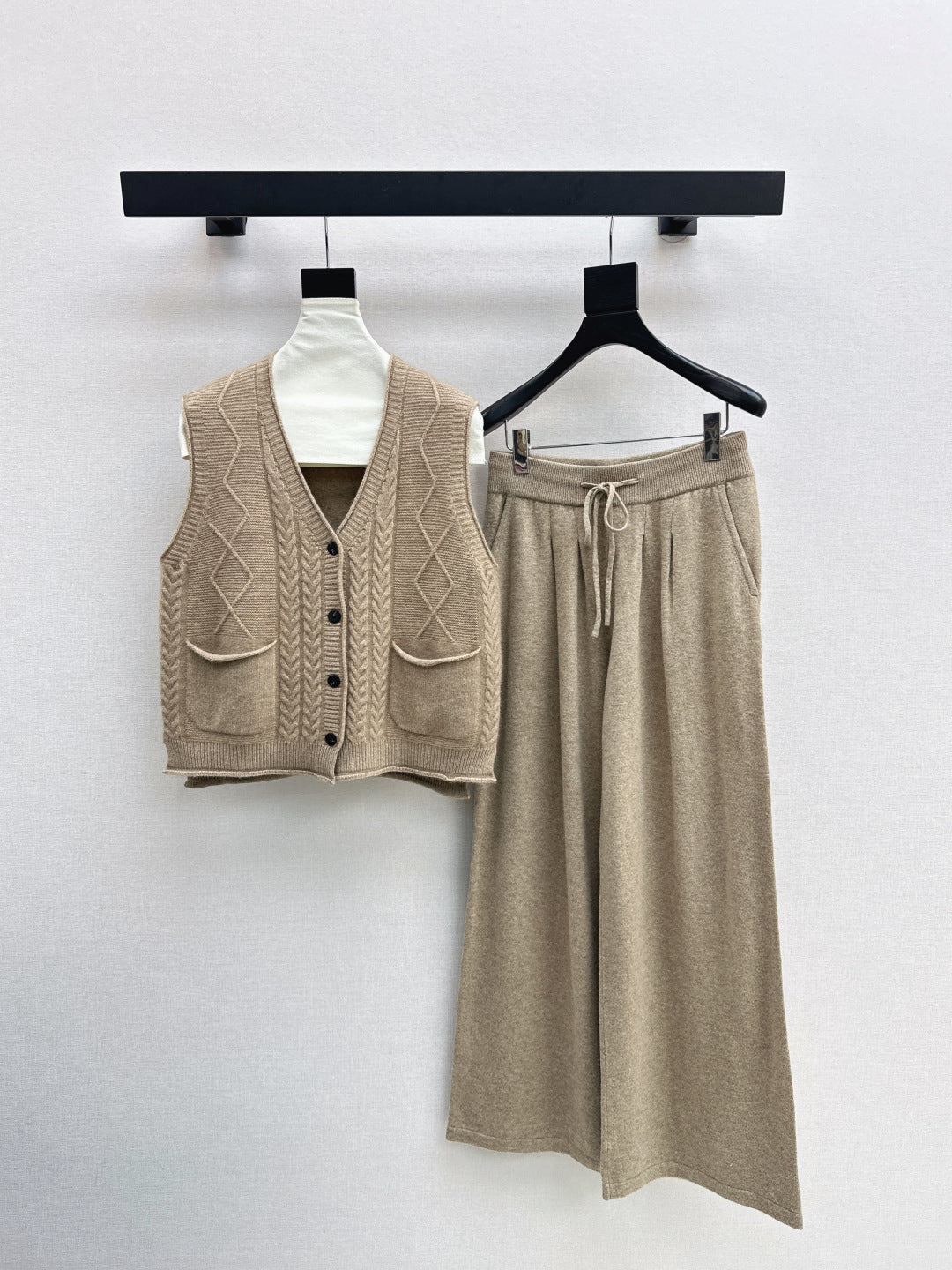 Max NEW wool suit
