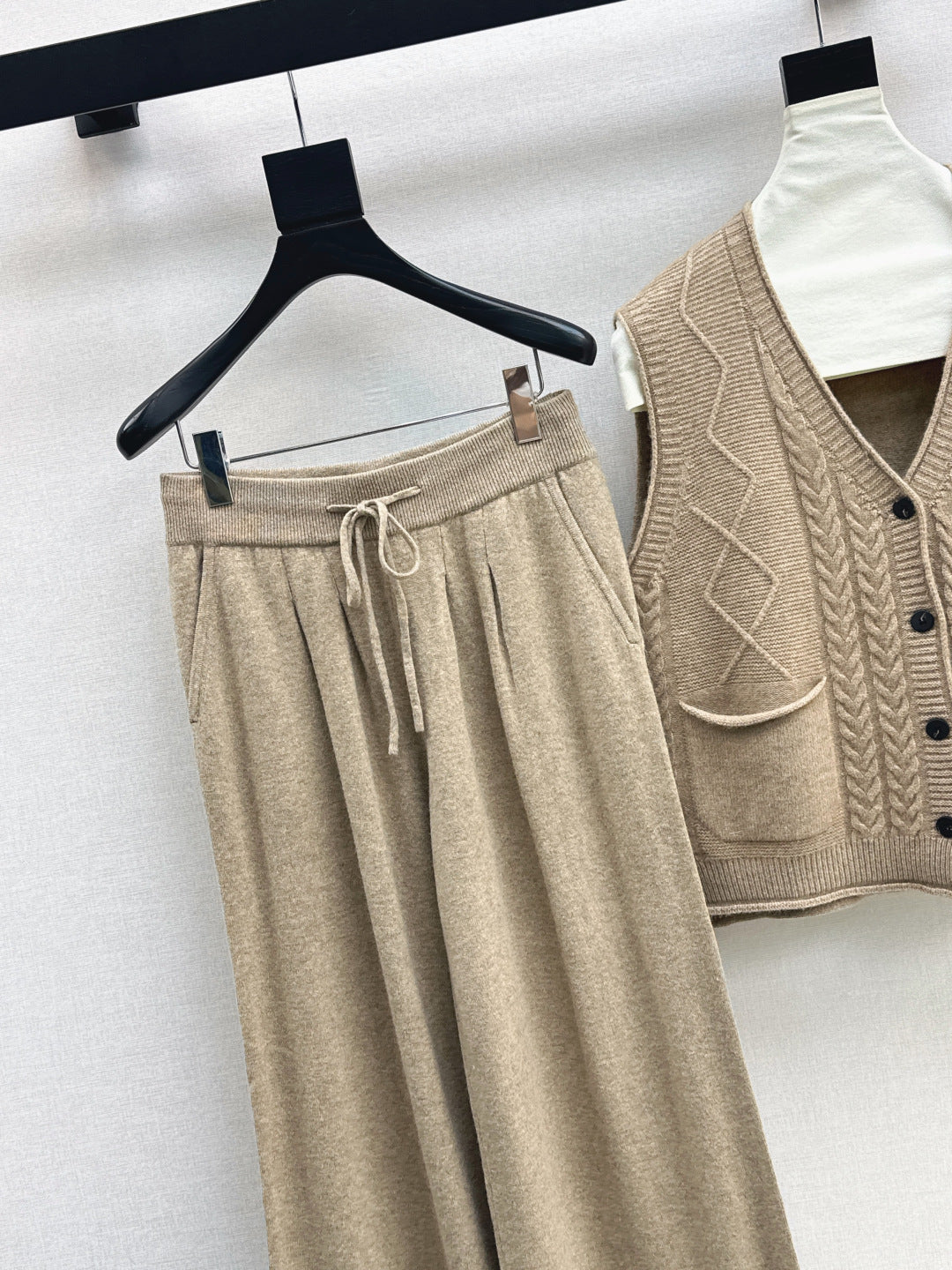 Max NEW wool suit
