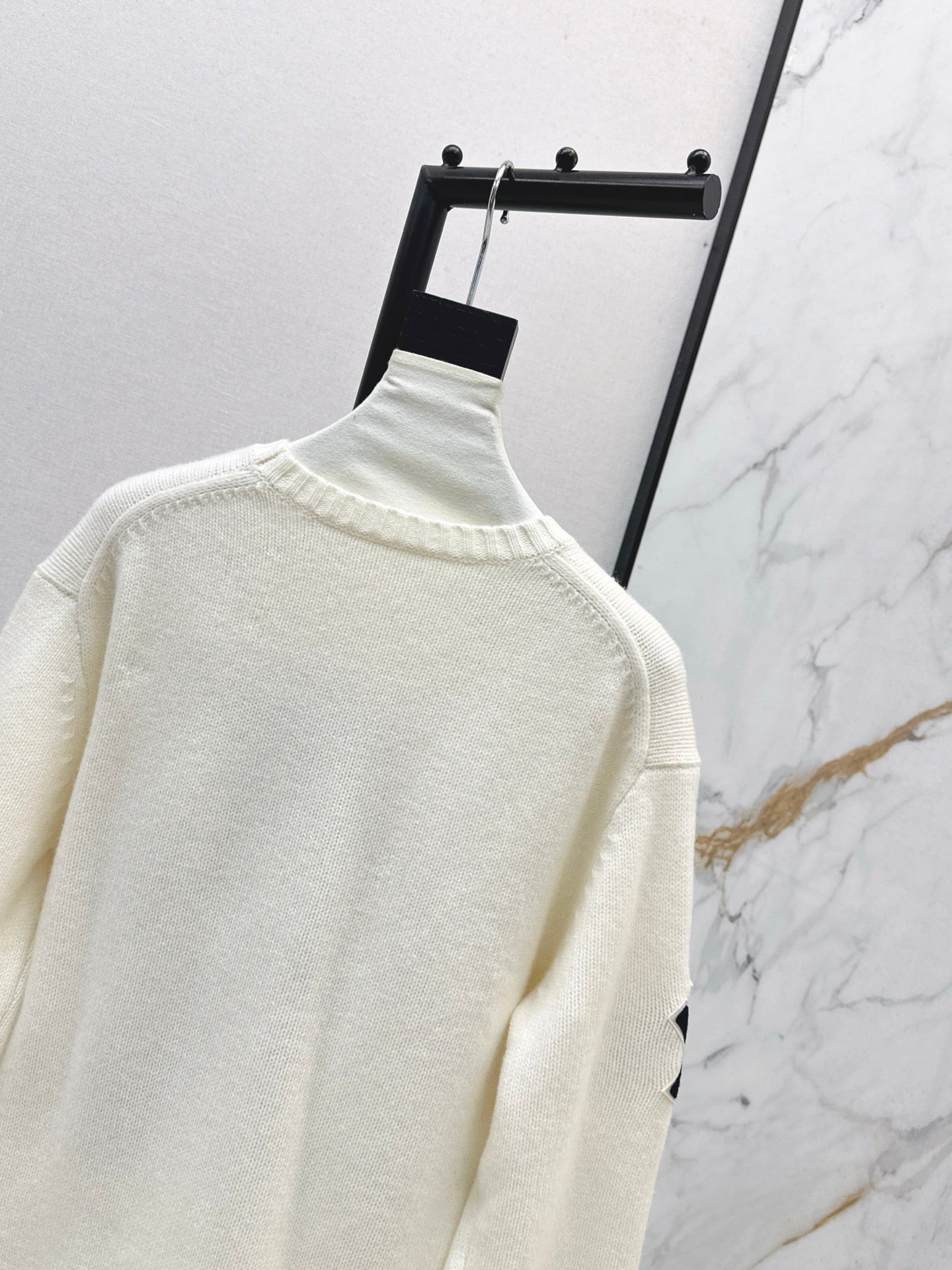 Ral NEW wool sweater