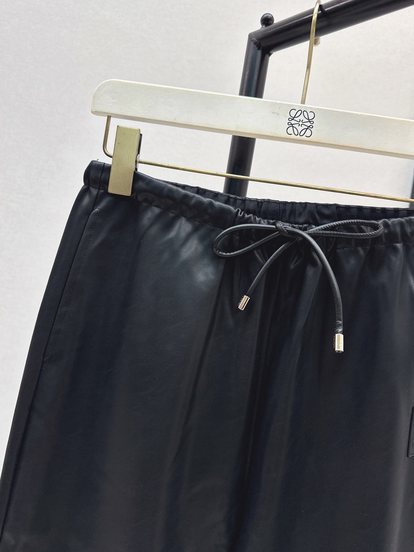 Loe NEW pu pants