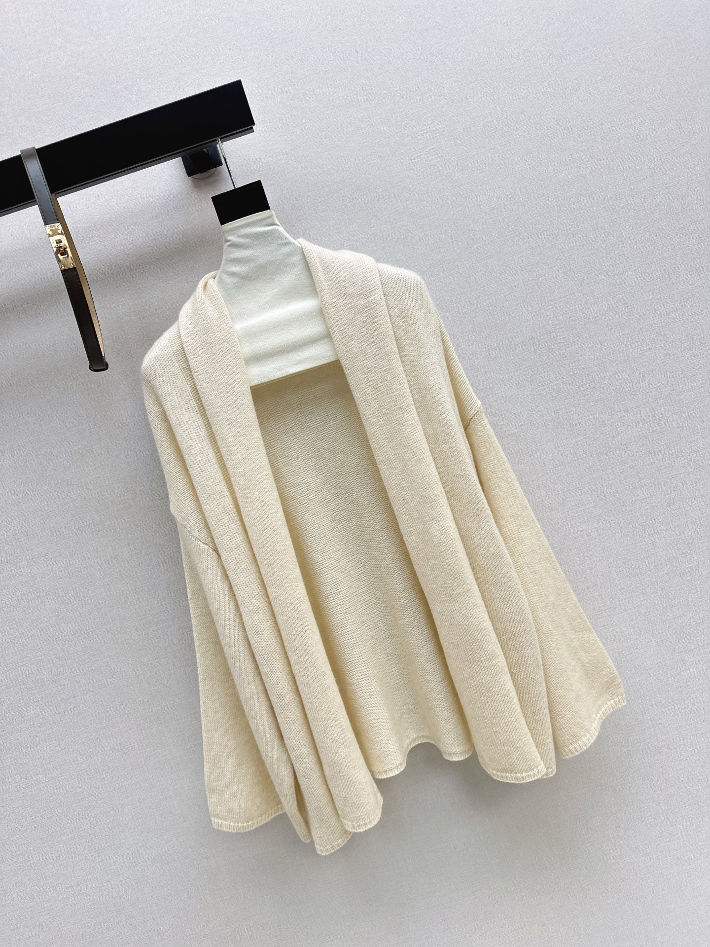 Herm NEW Wool Yarn Cardigan