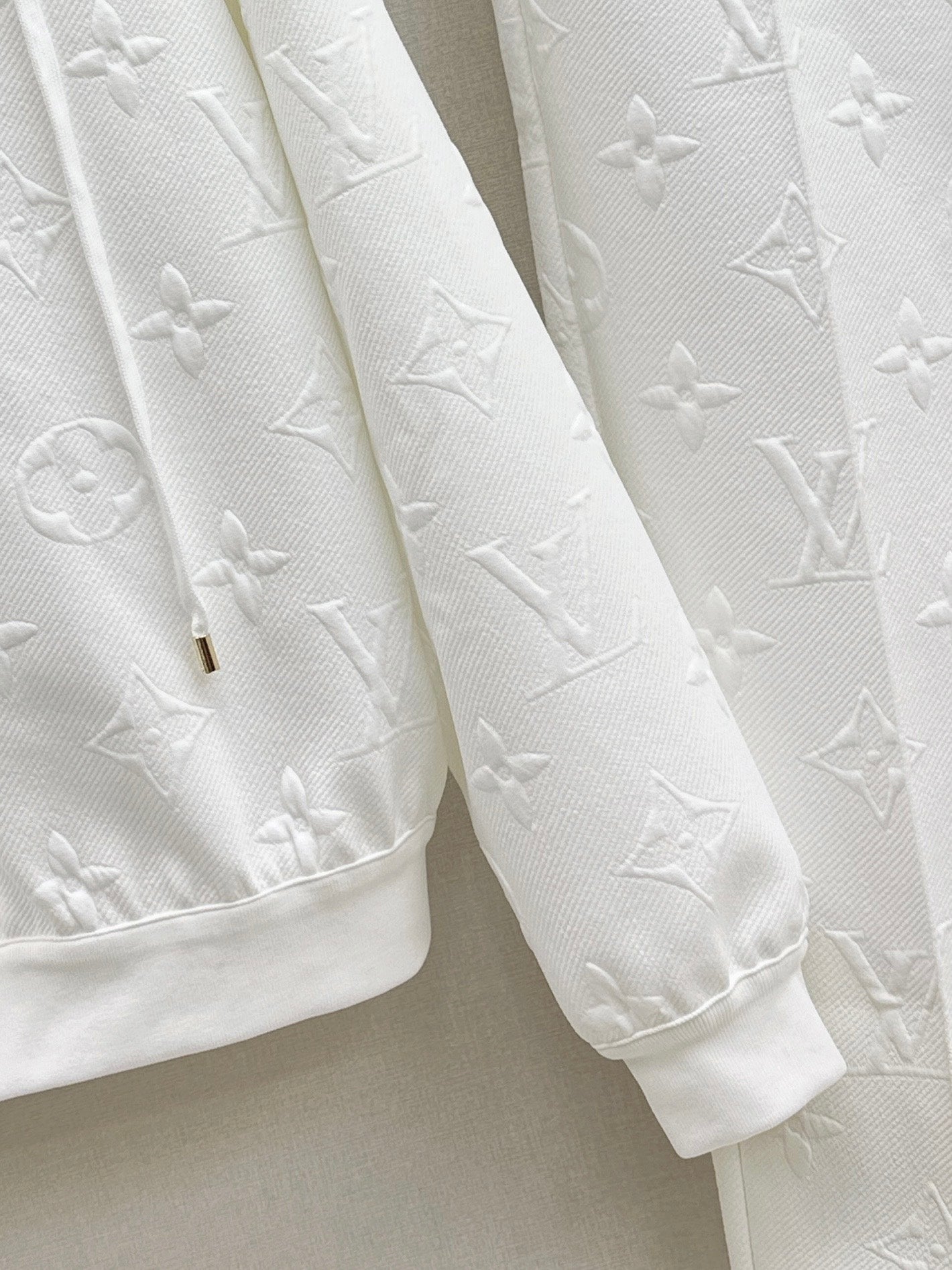 Louis NEW Letter-embossed sweatshirt