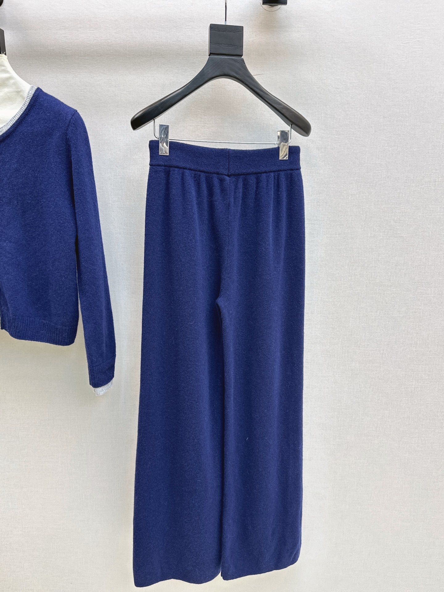 Loro NEW knitted suit