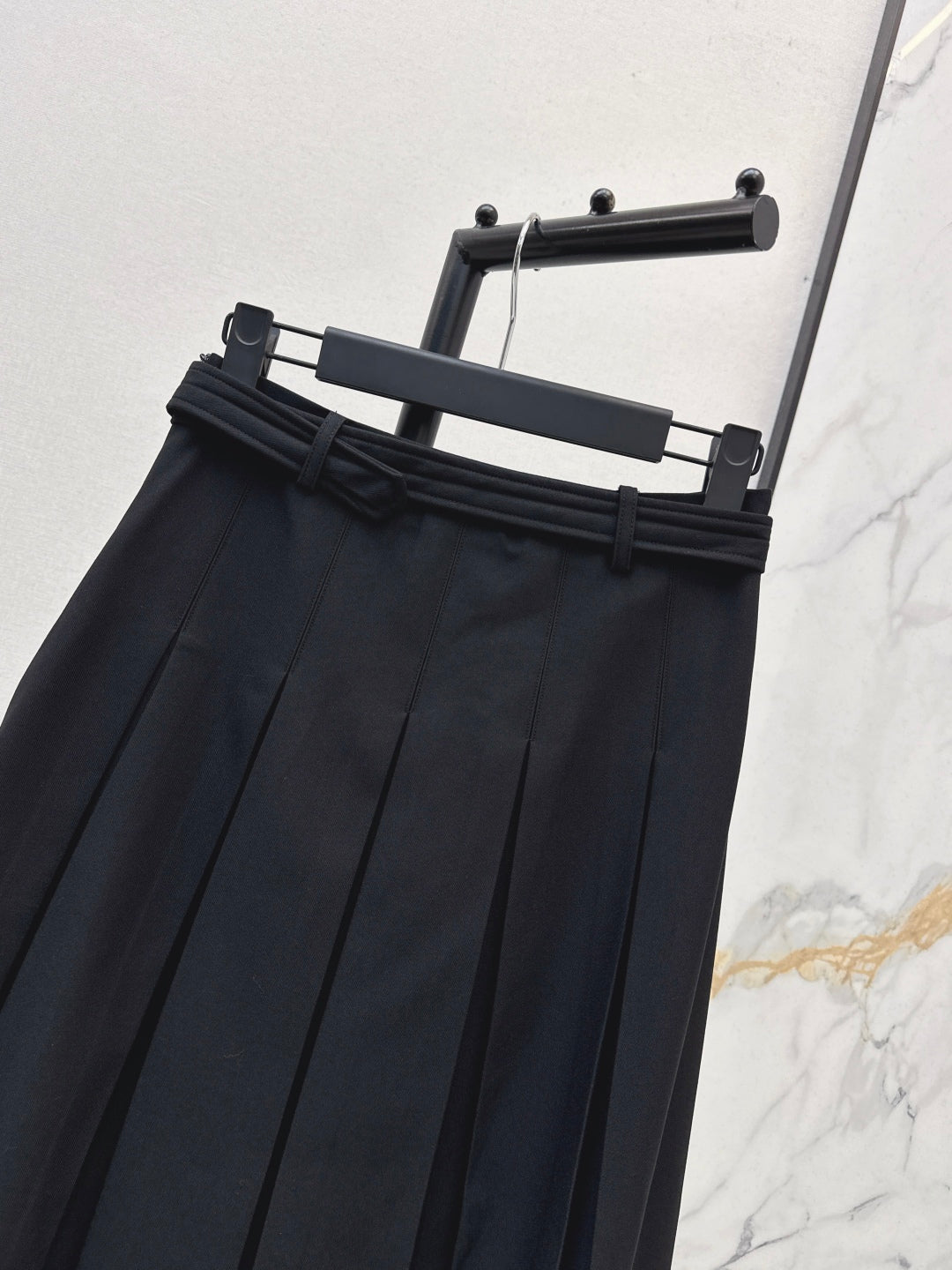 CD NEW pleated skirt