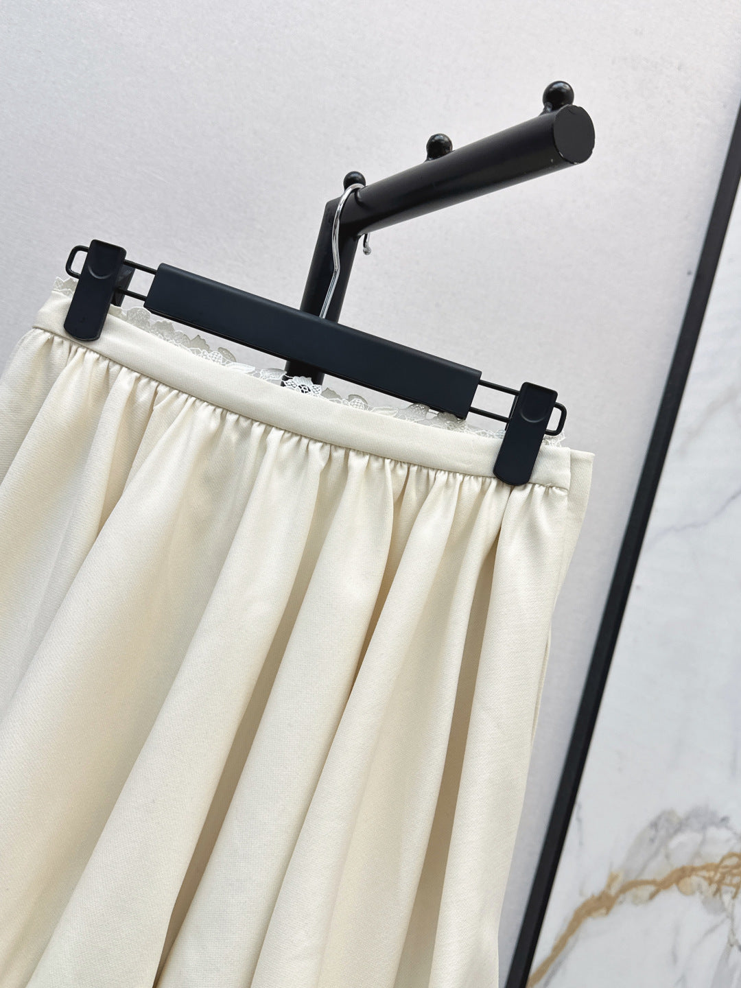 CD NEW pleated skirt