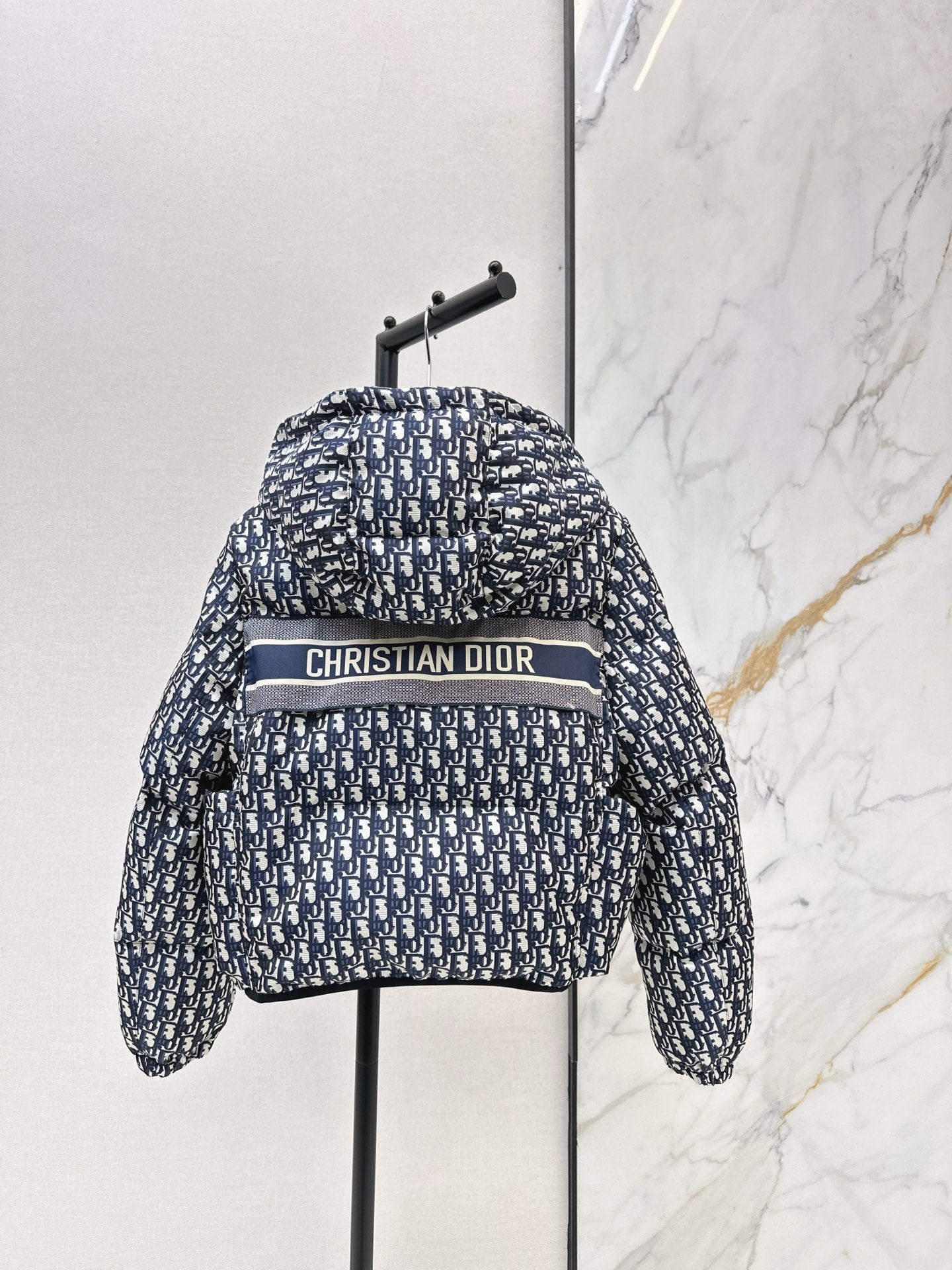 CD NEW Hooded down jacket