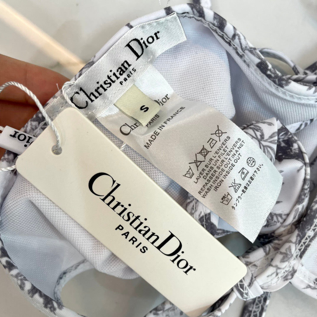 New style L swimsuit