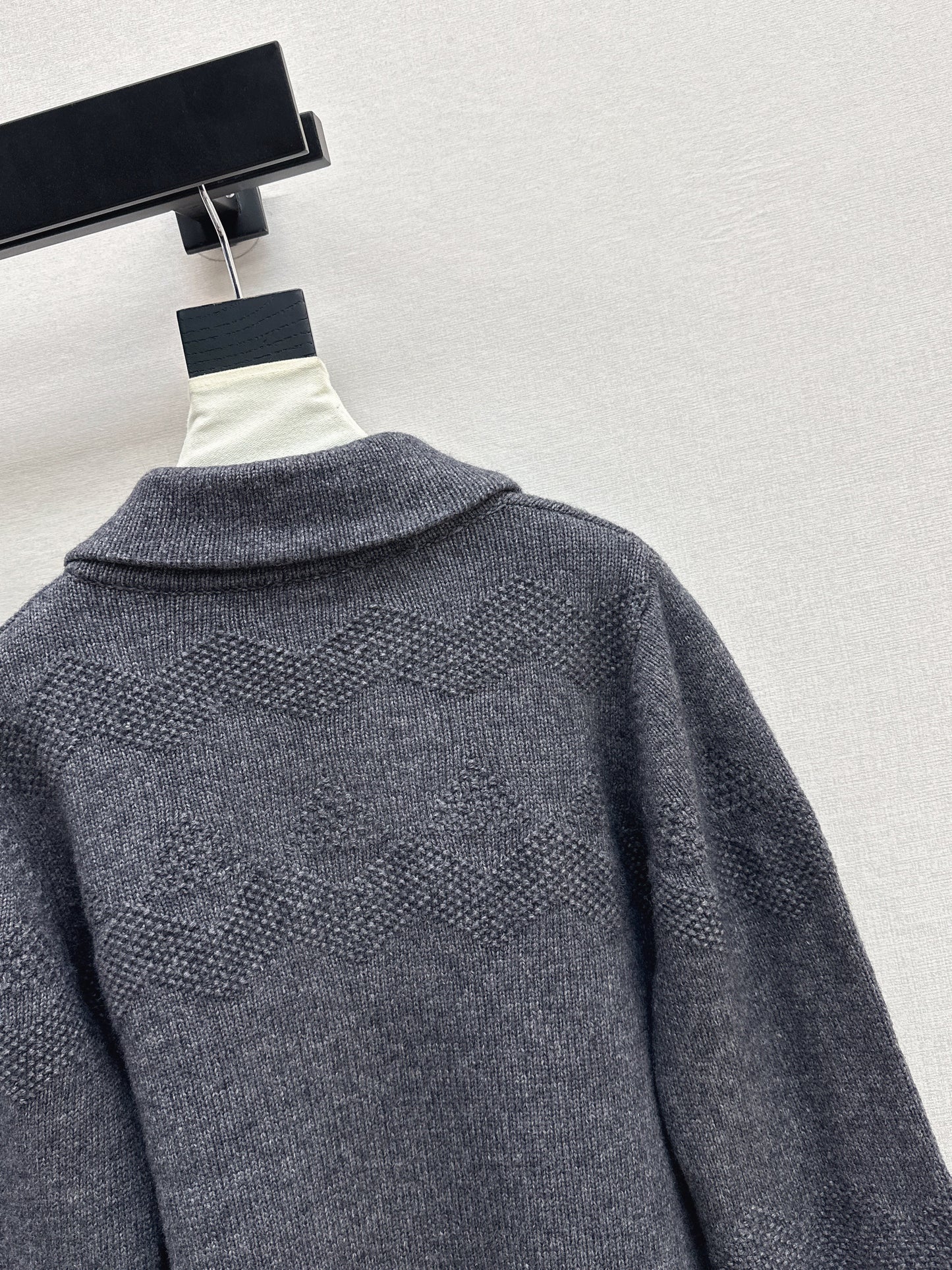 Loro NEW V-neck cardigan