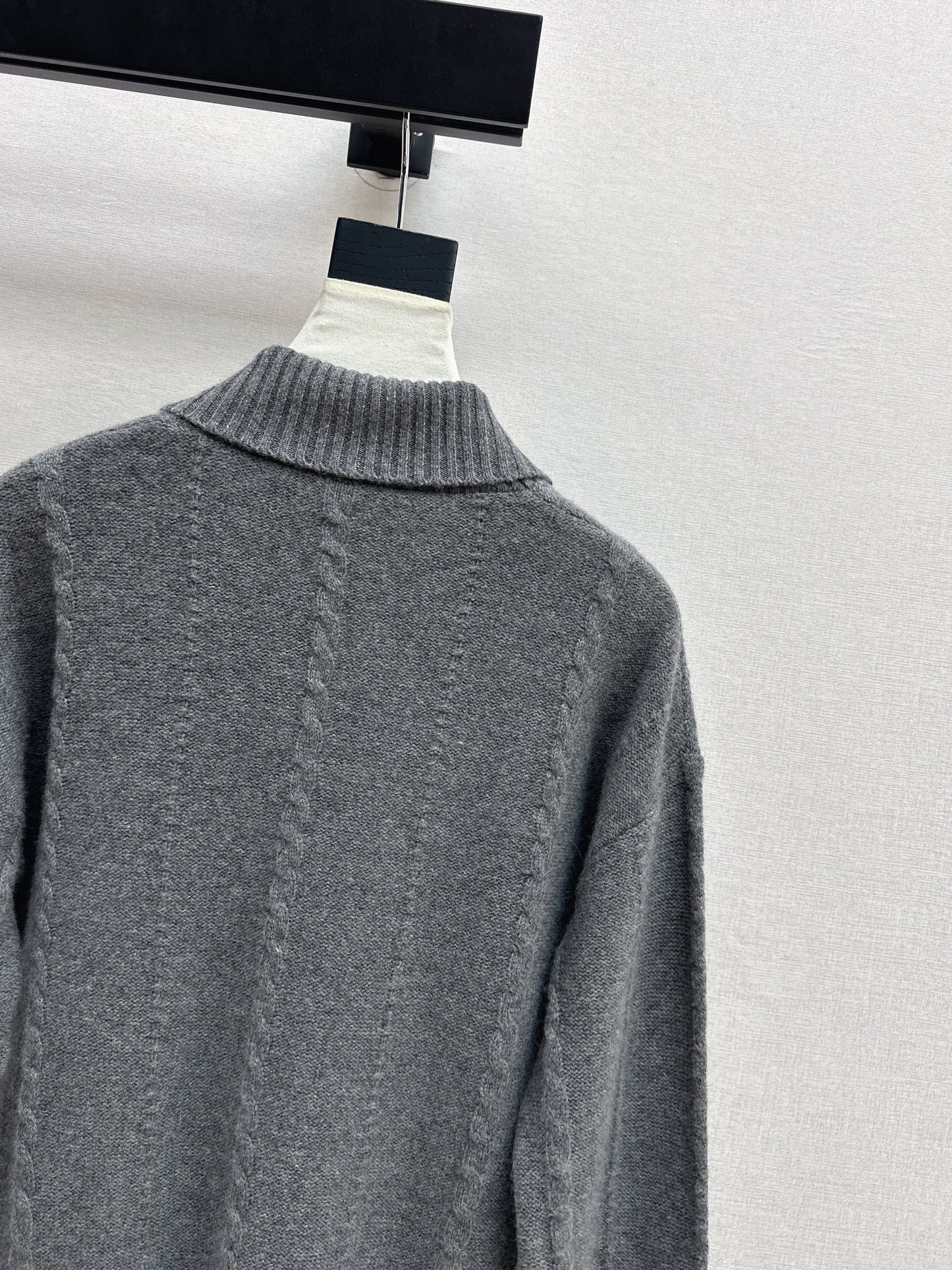 Ral NEW Knitted sweater