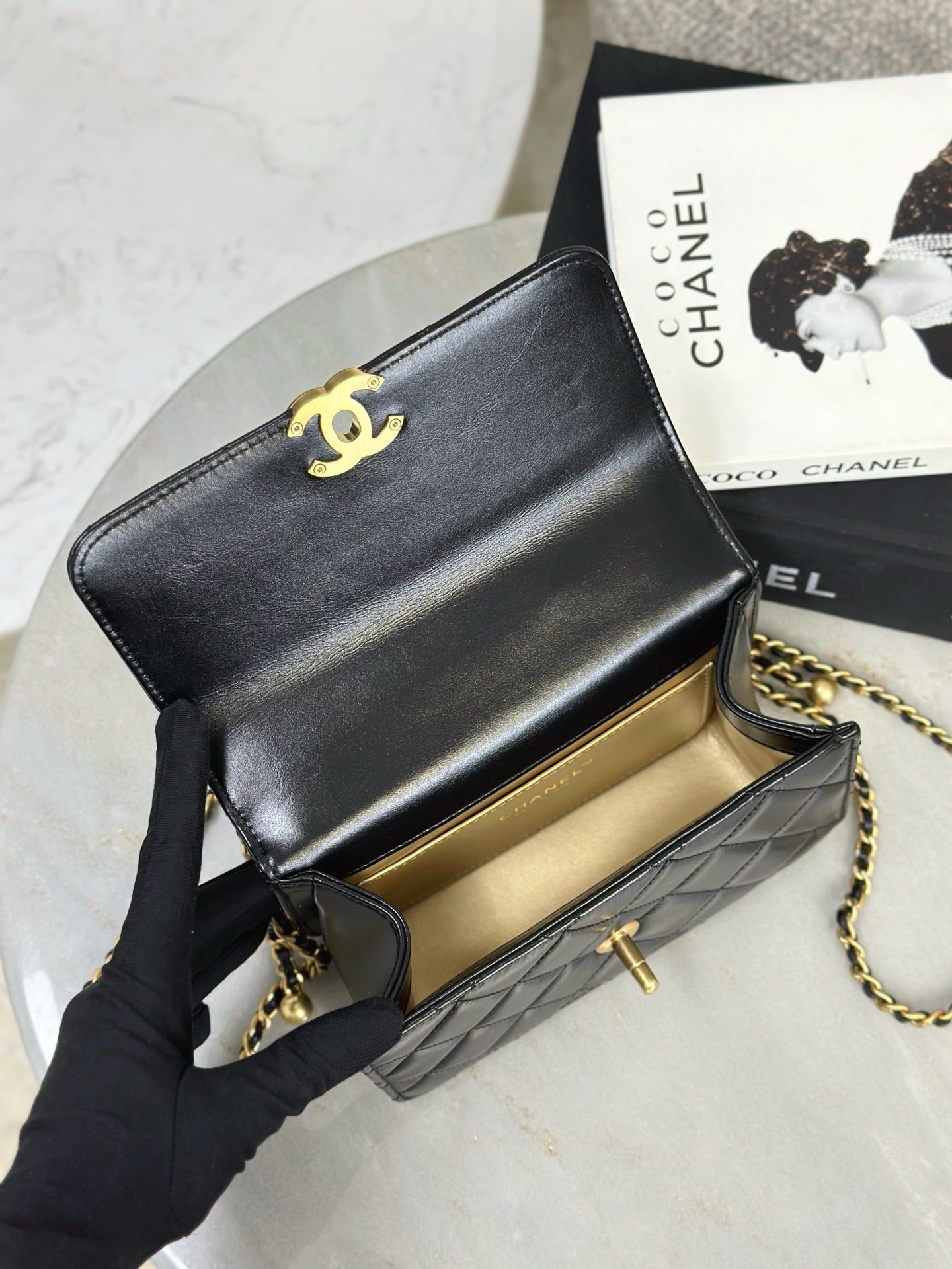 Chan NEW 25S chain shoulder bag