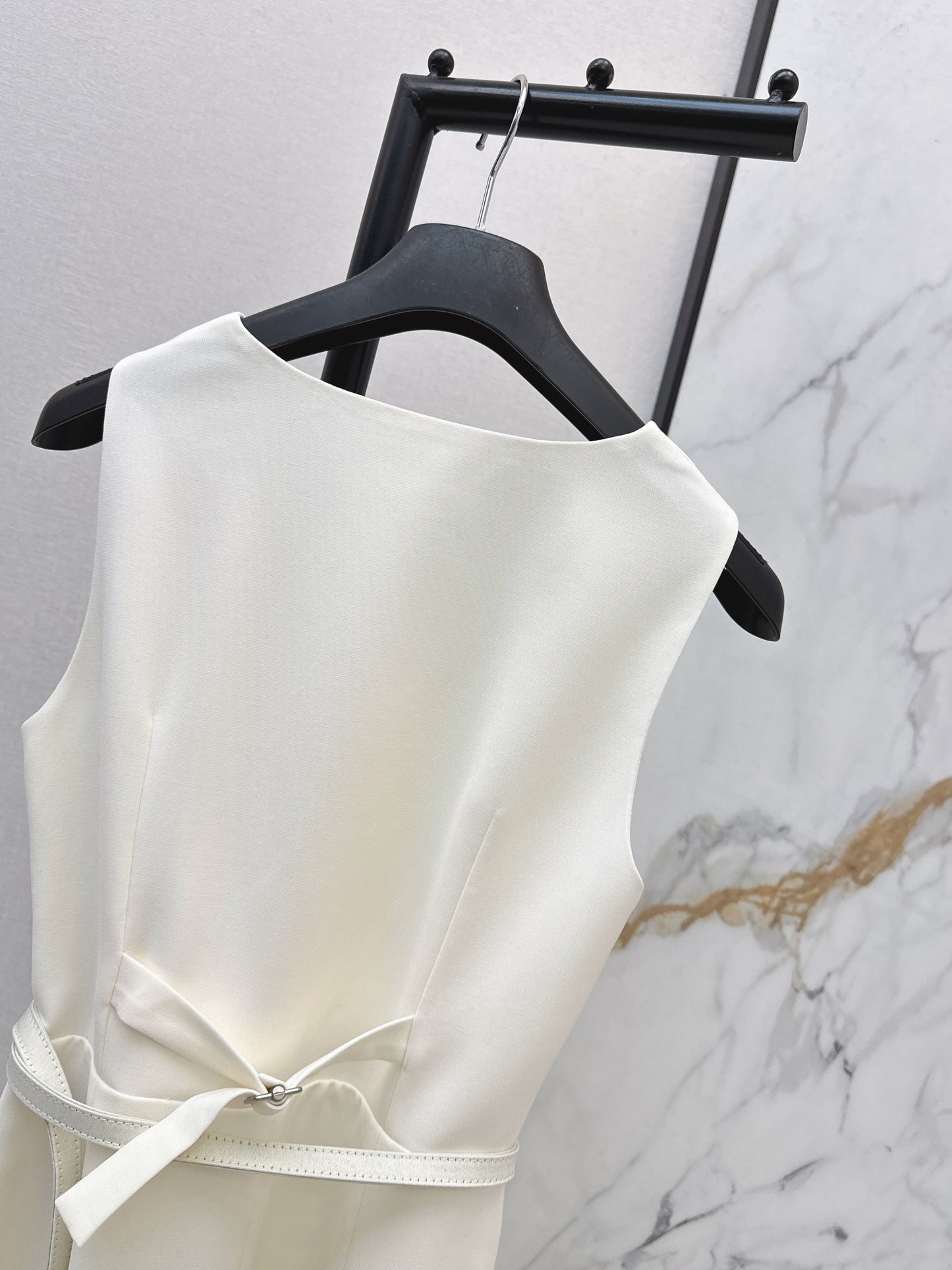 CD NEW sleeveless back-bow cocktail dress