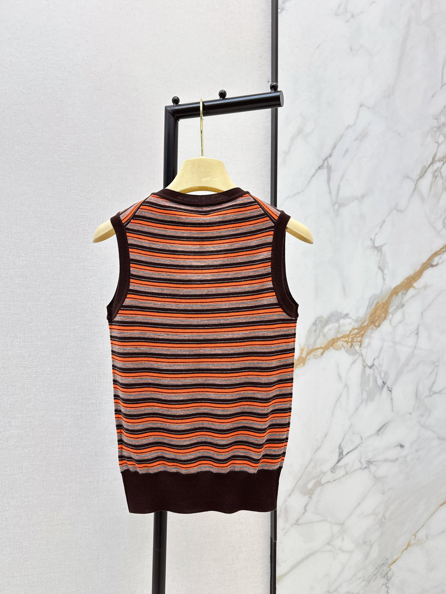 Miu NEW stripe sleeveless knitted vest