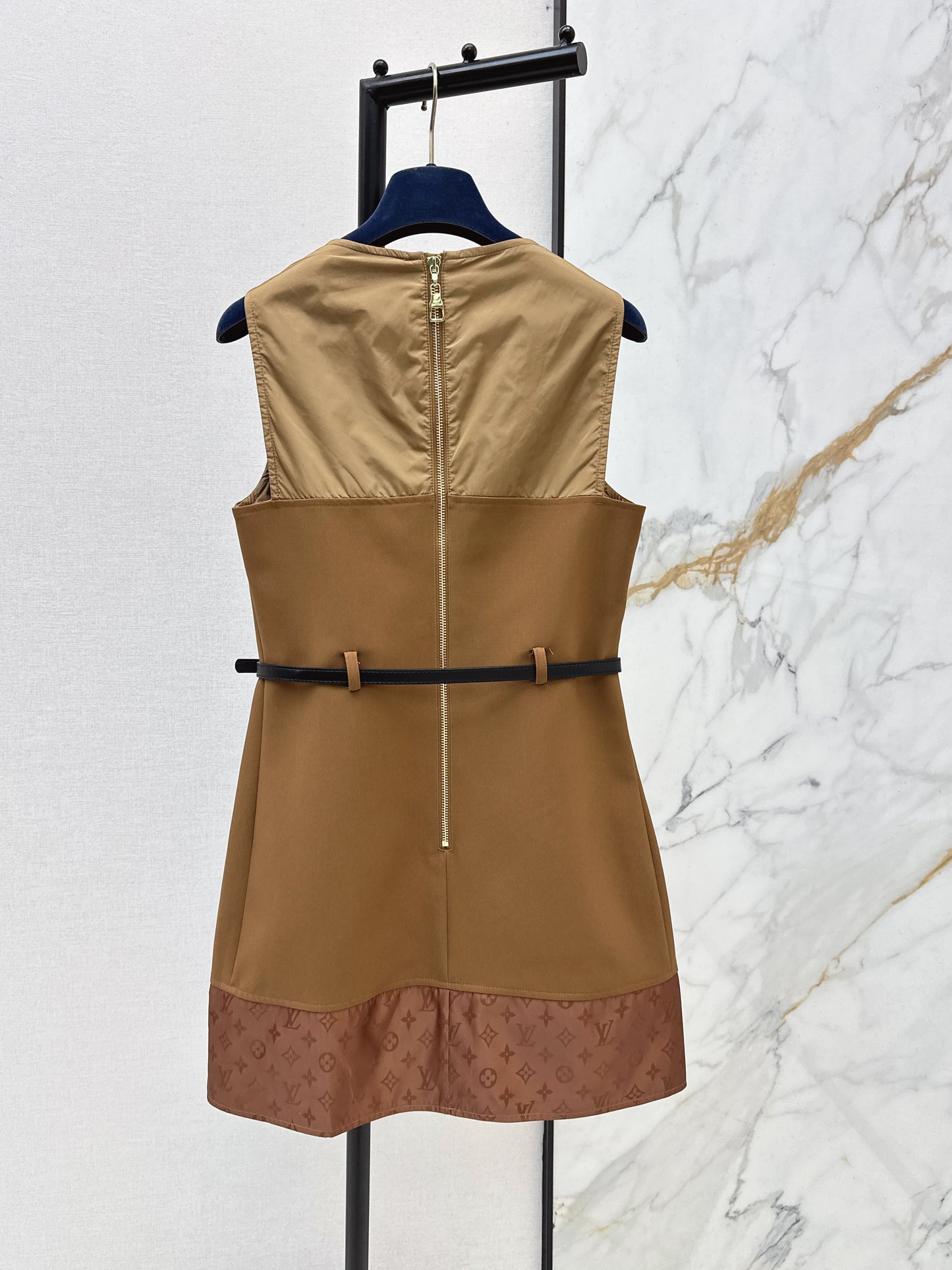 Louis NEW sleeveless dress