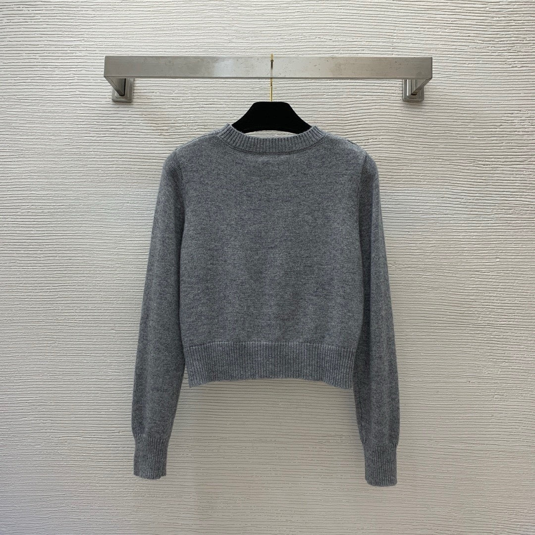 Round neck pullover long sleeve sweater