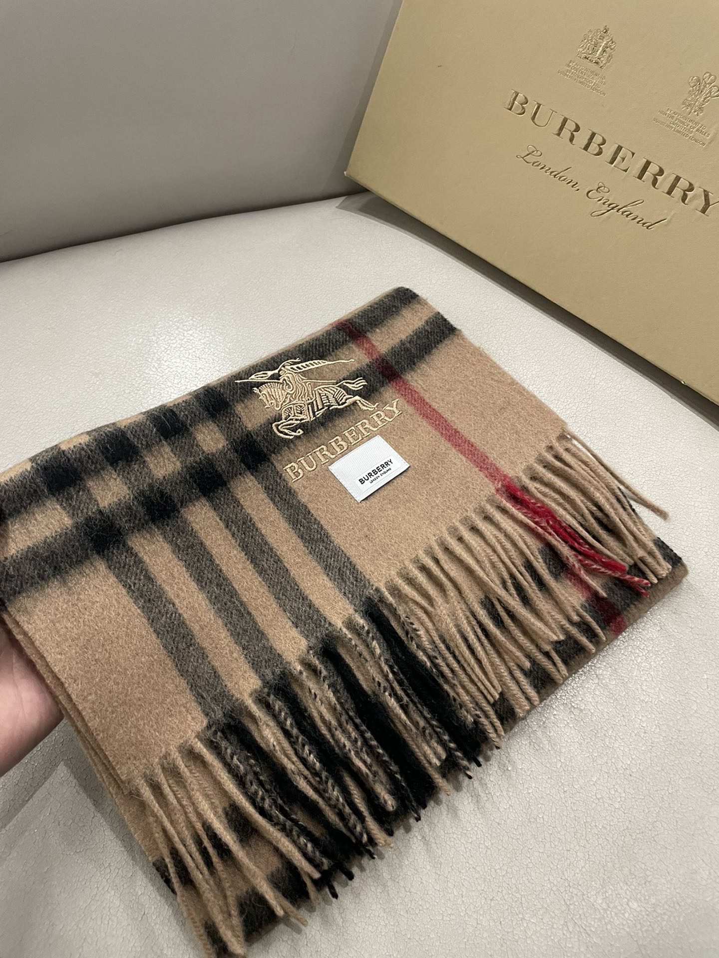 Fashionable autumn and winter cashmere scarf