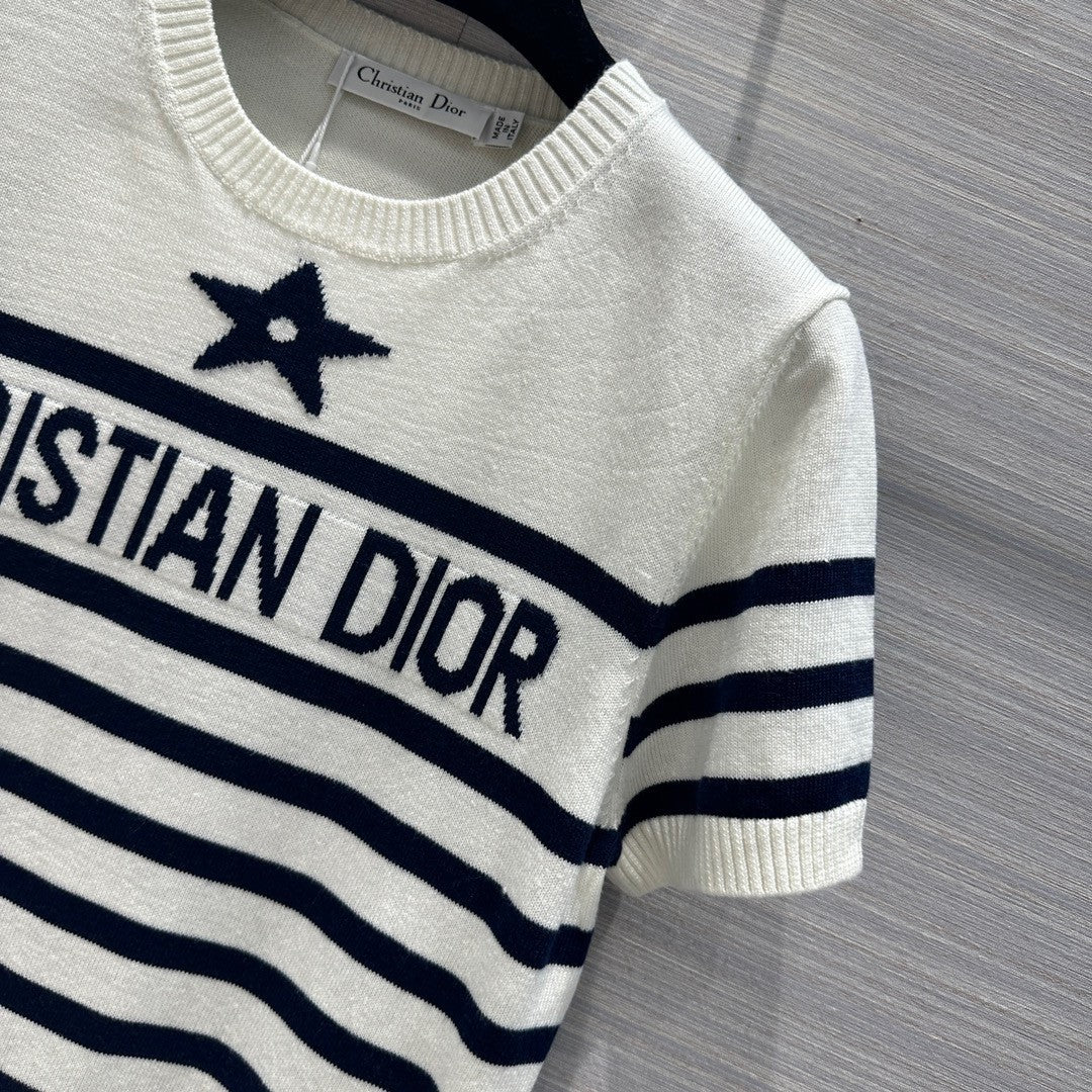 Contrast striped crew neck shirt