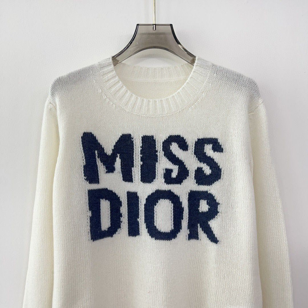 Large logo long sleeve sweater