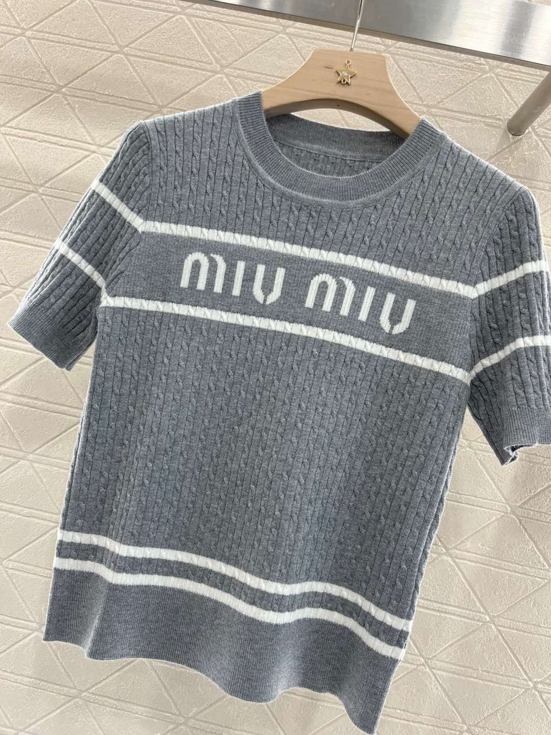 Letter jacquard striped twisted round neck knitted short sleeves