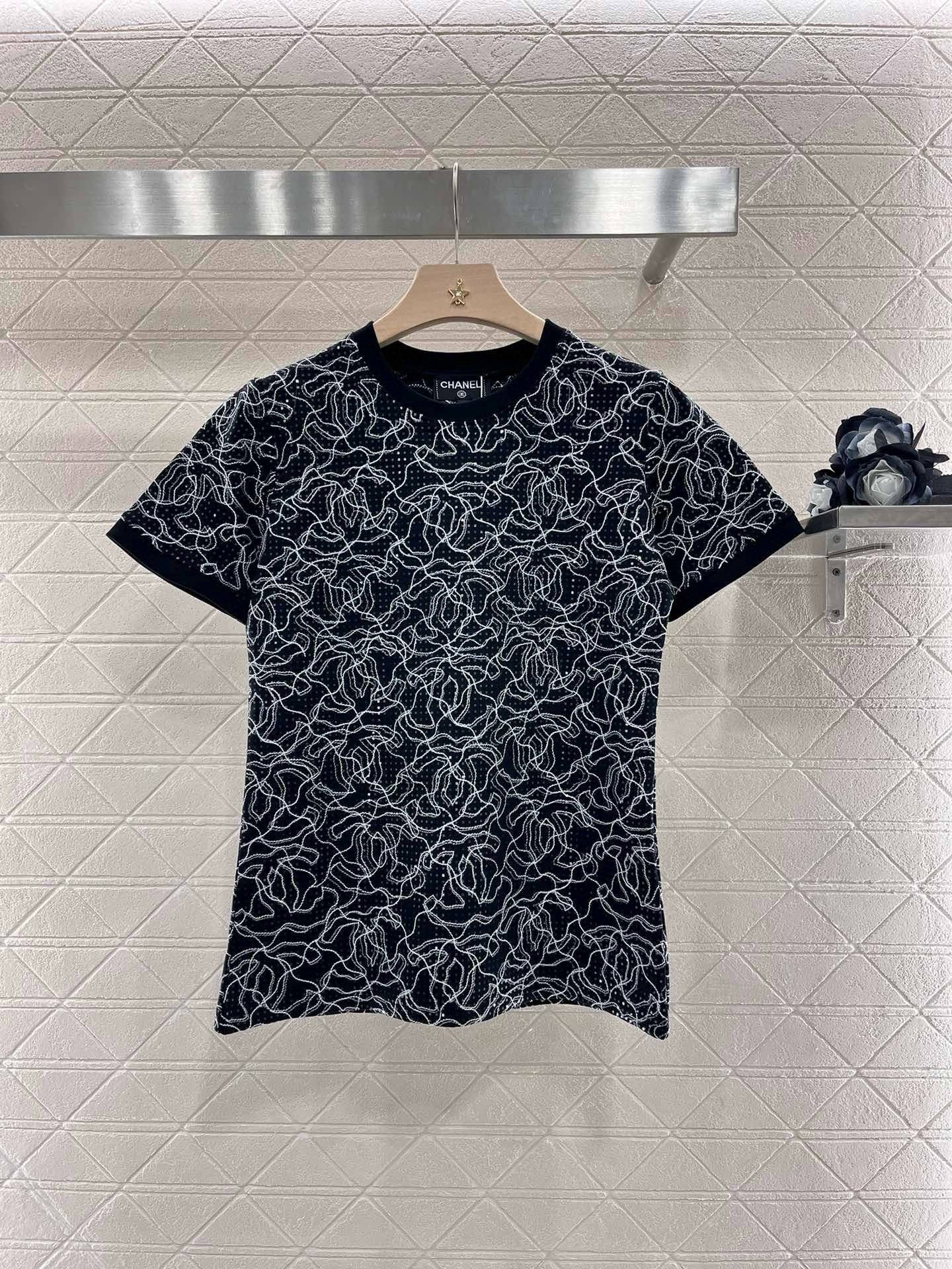 High-end round neck knitted T-shirt