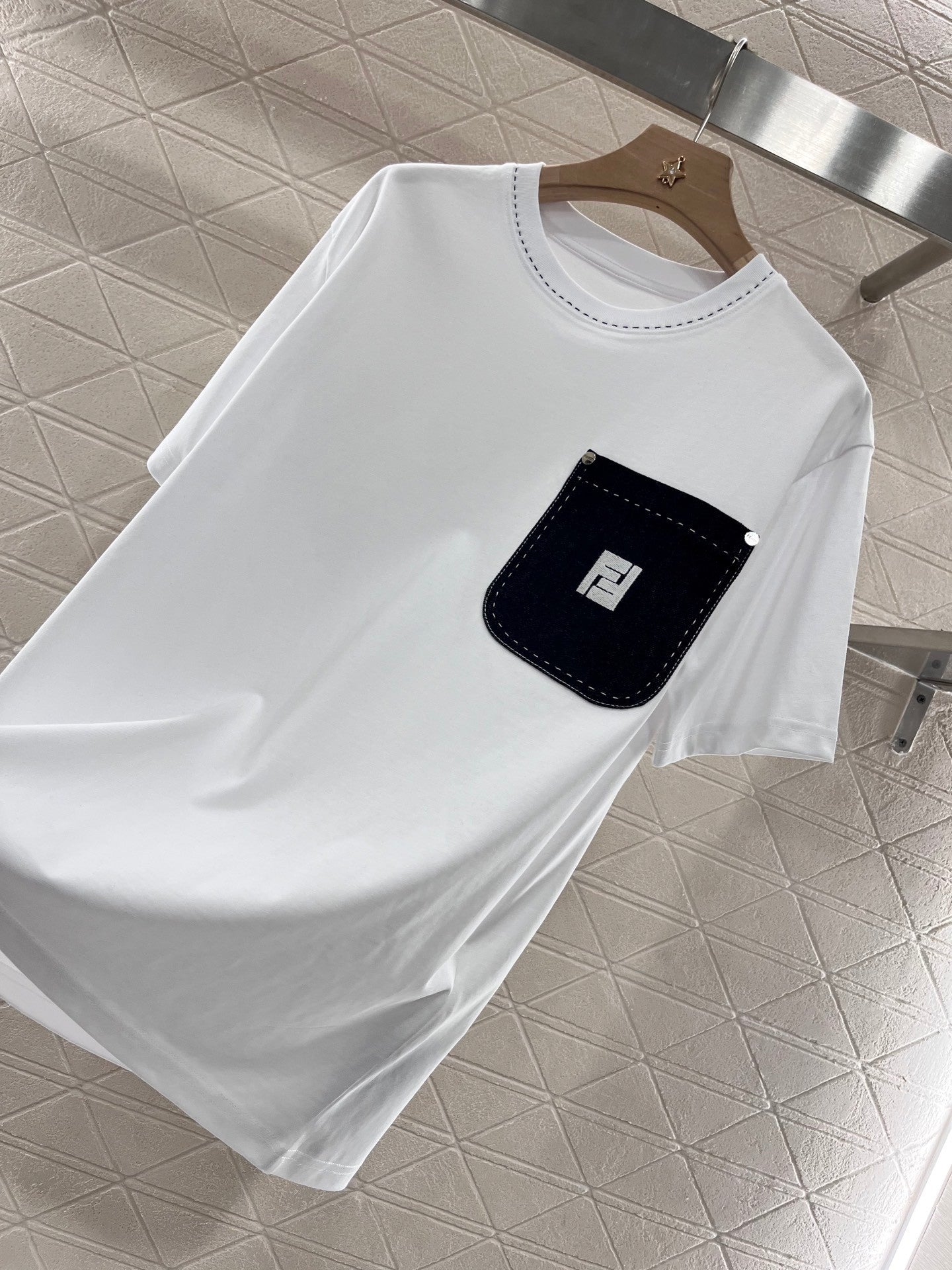 New round neck simple fashion T-shirt