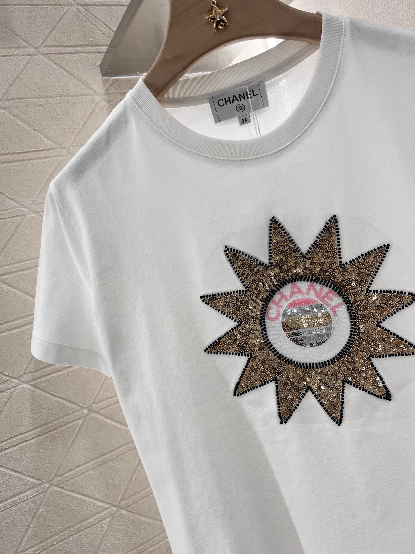 Sequined sunflower simple and fashionable T-shirt