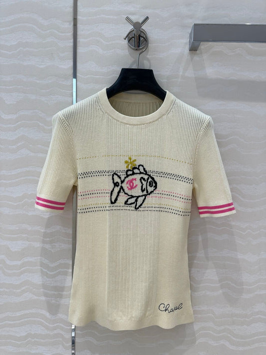 Fish pattern embroidered round neck fashionable T-shirt