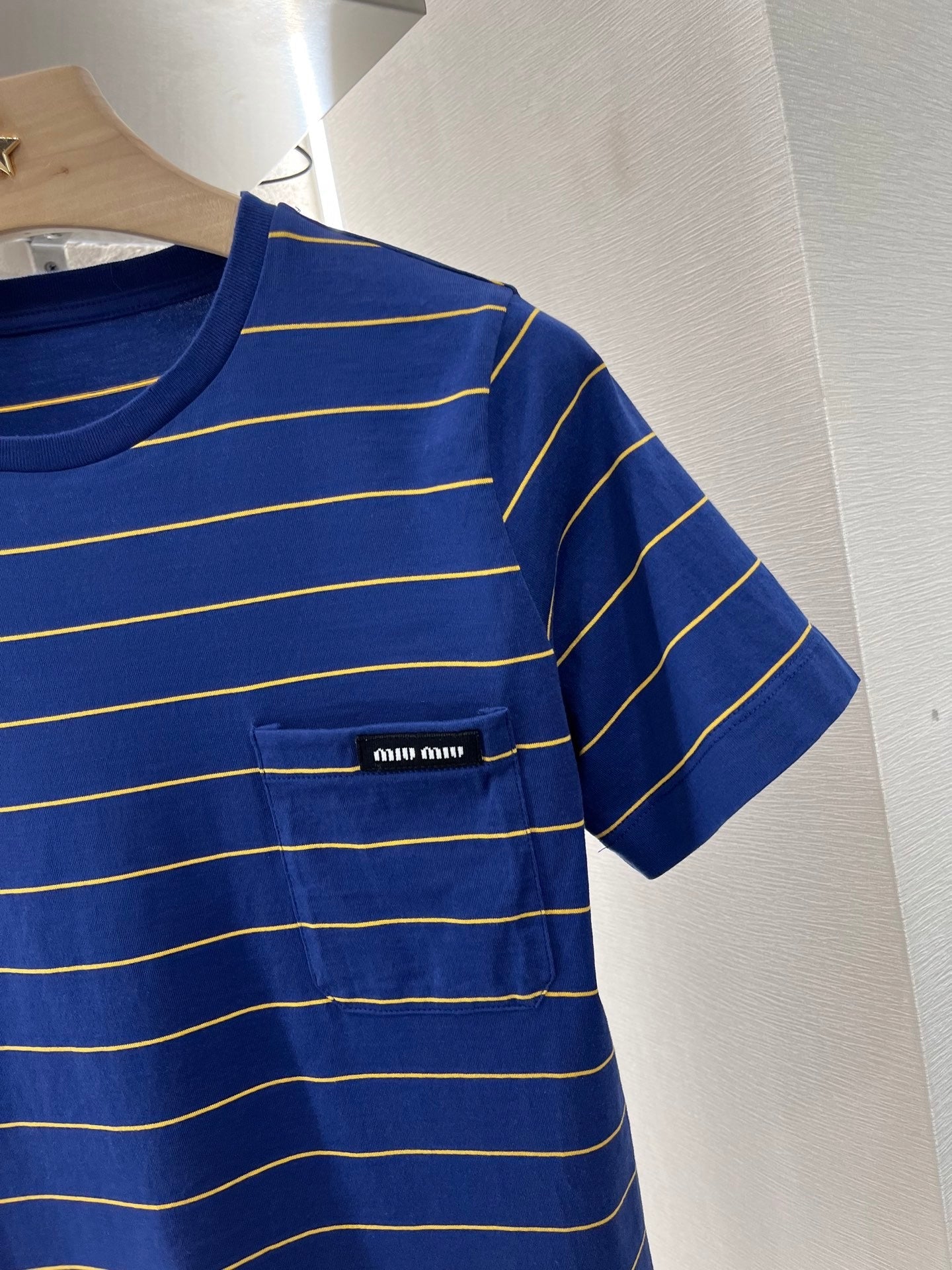 New Striped Round Neck Fashion T-shirt