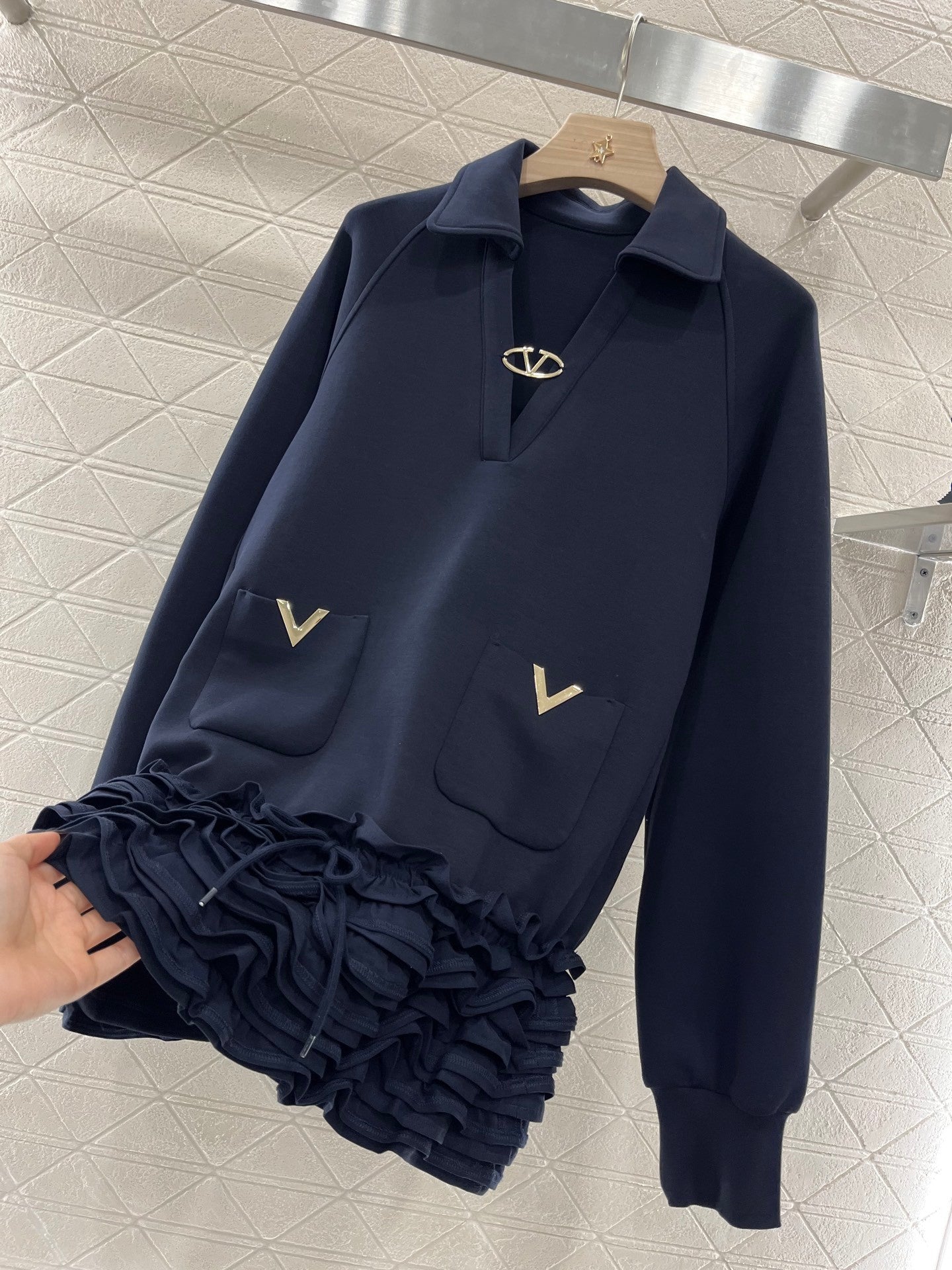 25ss new fashion lapel V button long sleeve top