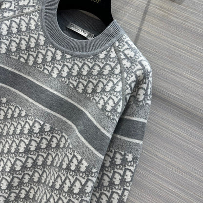 Presbyopia jacquard knitted cashmere reversible crew neck