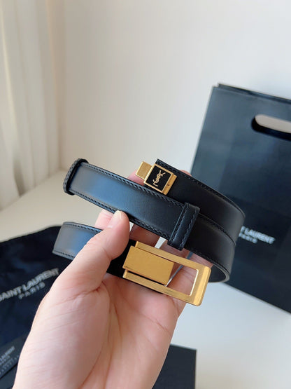 Classic leather buckle belt with adjustable size